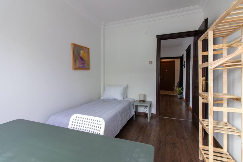 Apartment Bright Vibrant 3br Haven Near Sea And Prime Locale