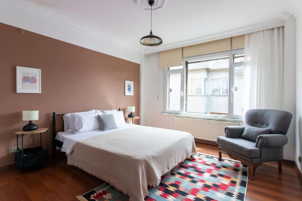 Bright Vibrant 3br Haven Near Sea And Prime Locale Apartment Istanbul