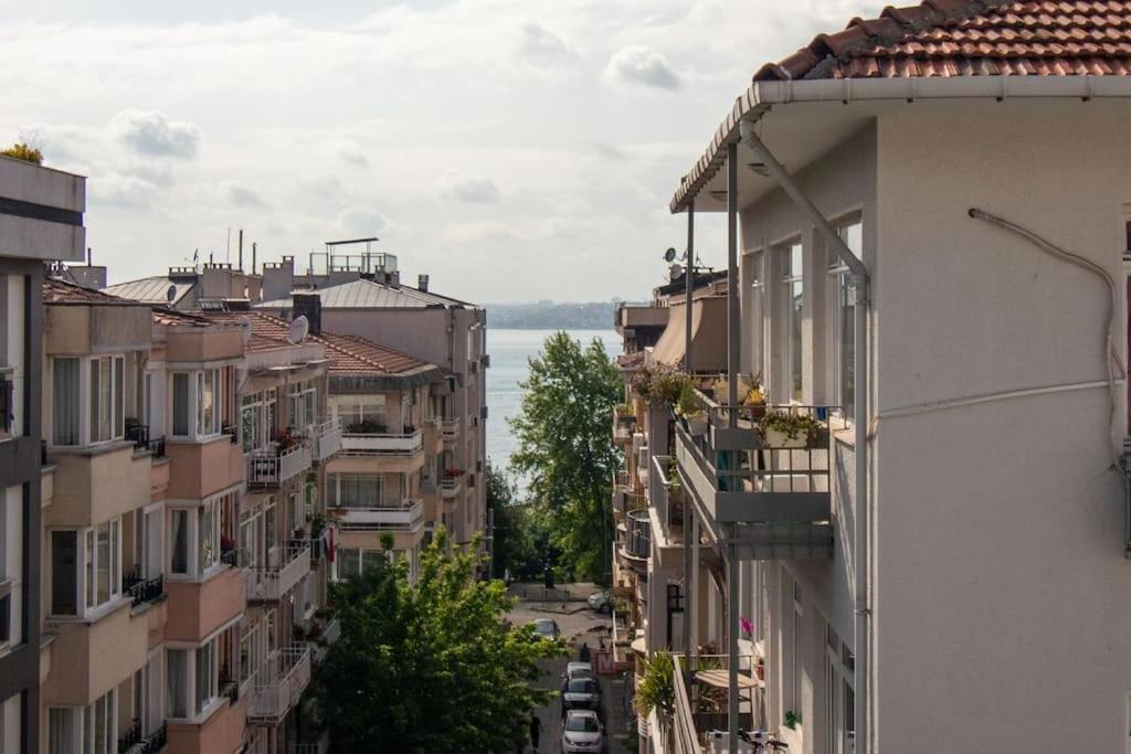 Bright Vibrant 3br Haven Near Sea And Prime Locale Apartment
