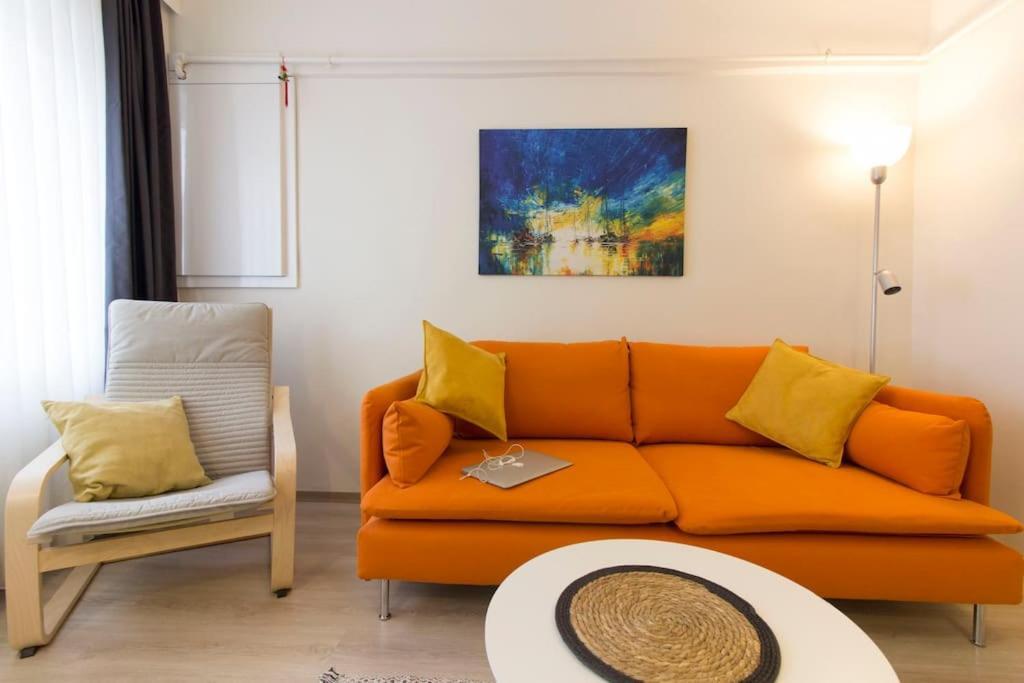 Apartment Fully Renovated 2br Flat In Prime Location At Moda Istanbul
