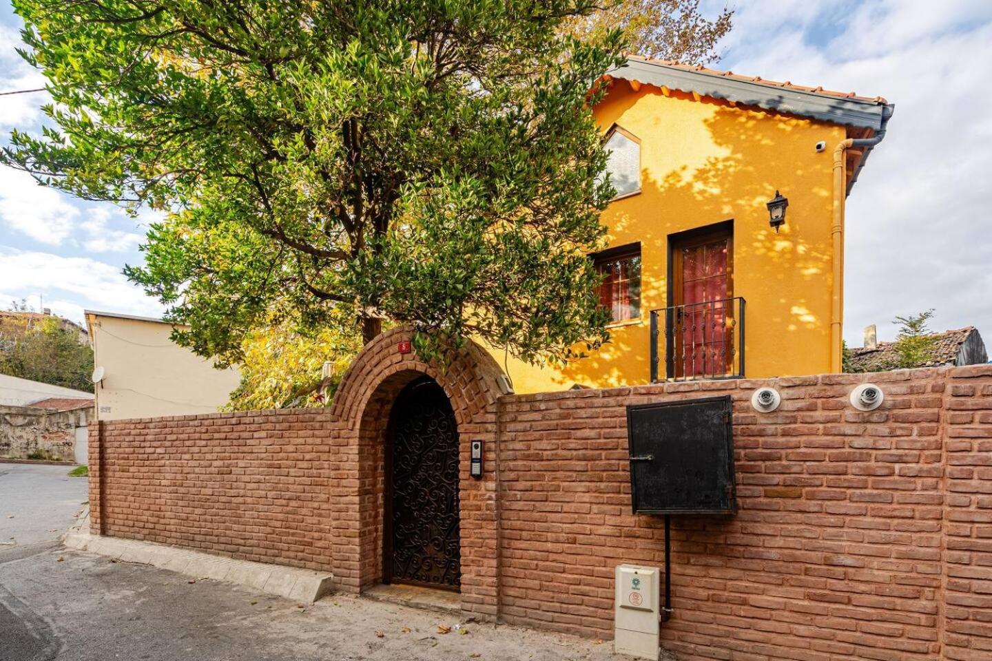 Arancia - Garden, Bbq, Sauna & Turkish Bath By The Tram In Fatih Villa