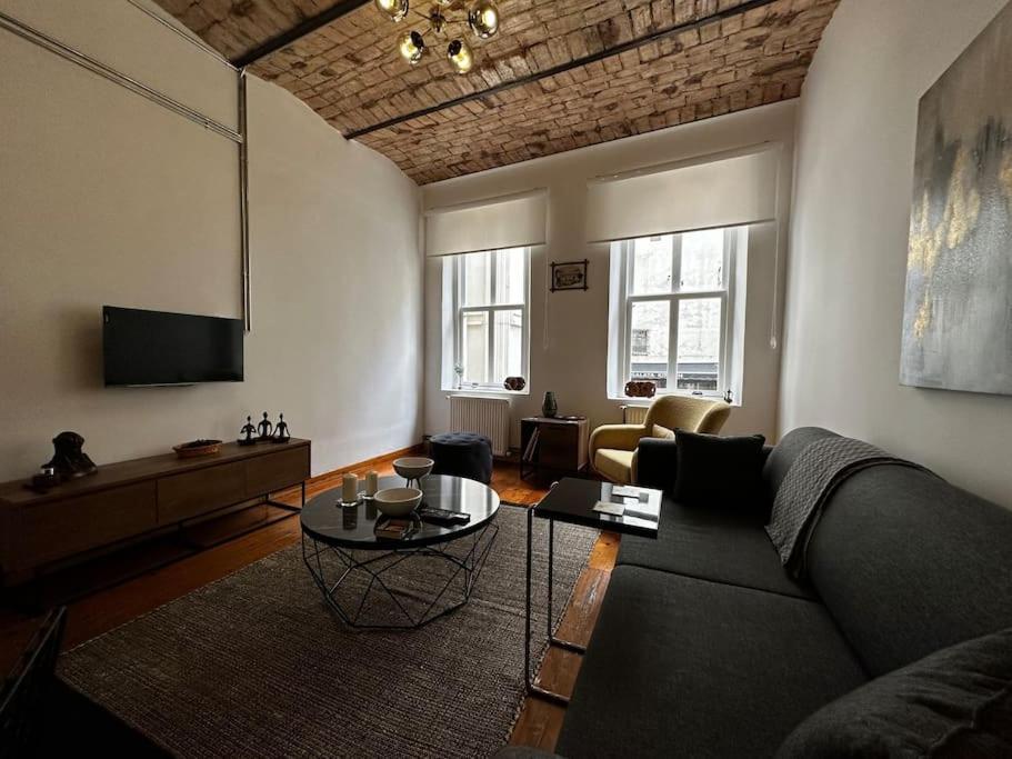 Historical Flat In Galata - Tatar Beyi Street Istanbul