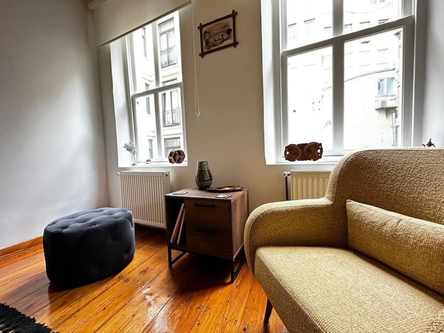 Historical Flat In Galata - Tatar Beyi Street Apartment