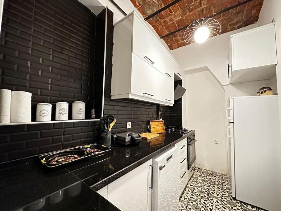 Apartment Historical Flat In Galata - Tatar Beyi Street