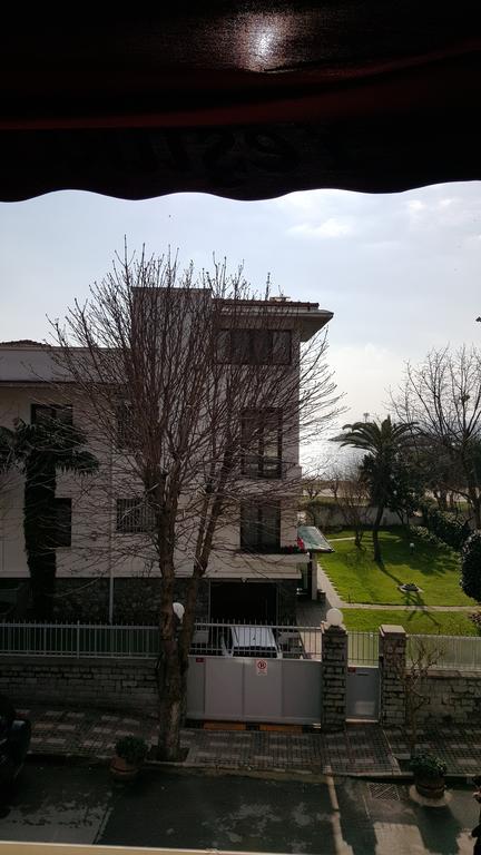 Yesilkoey Airport