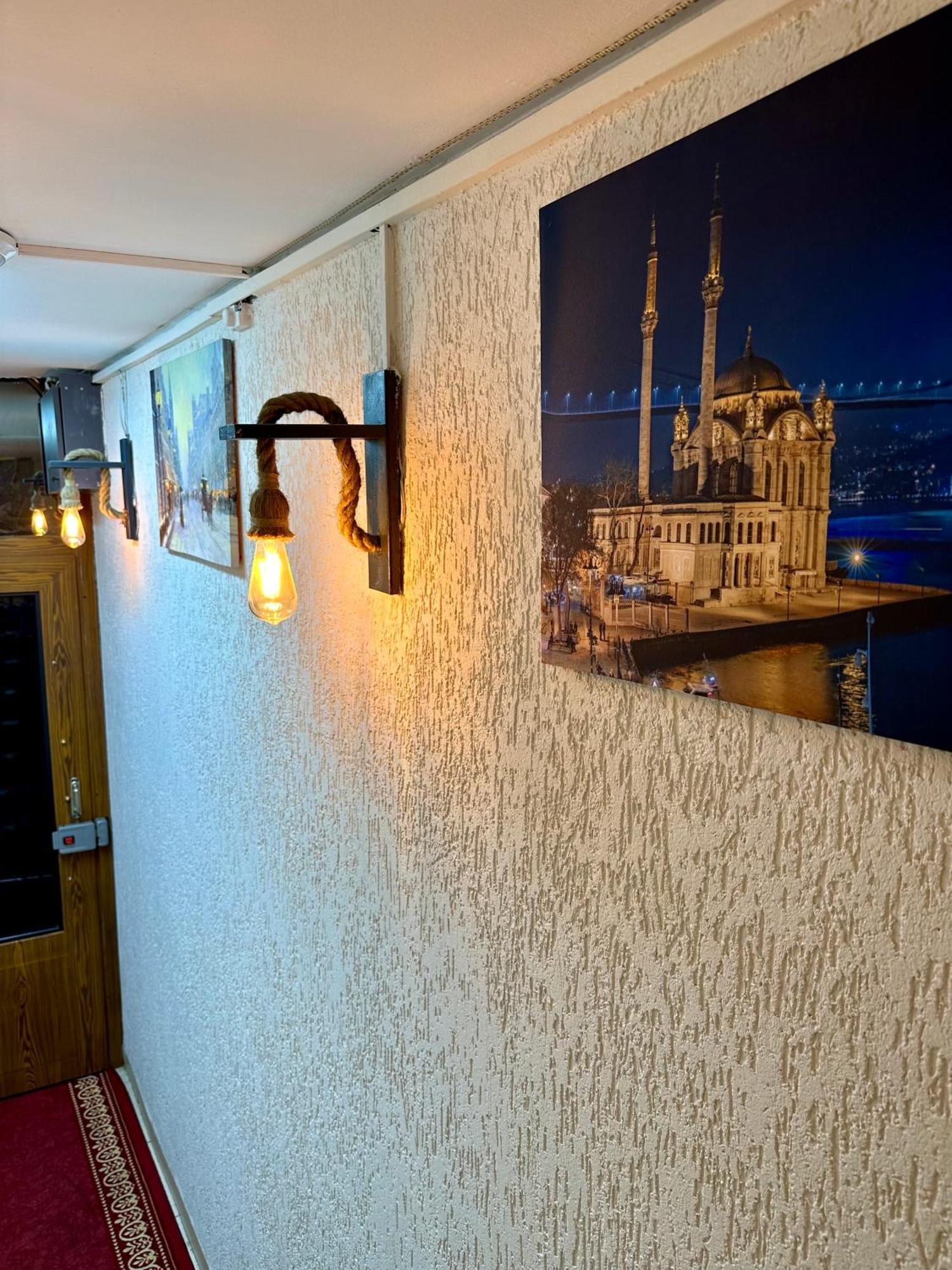 Hotel The Square 30 *