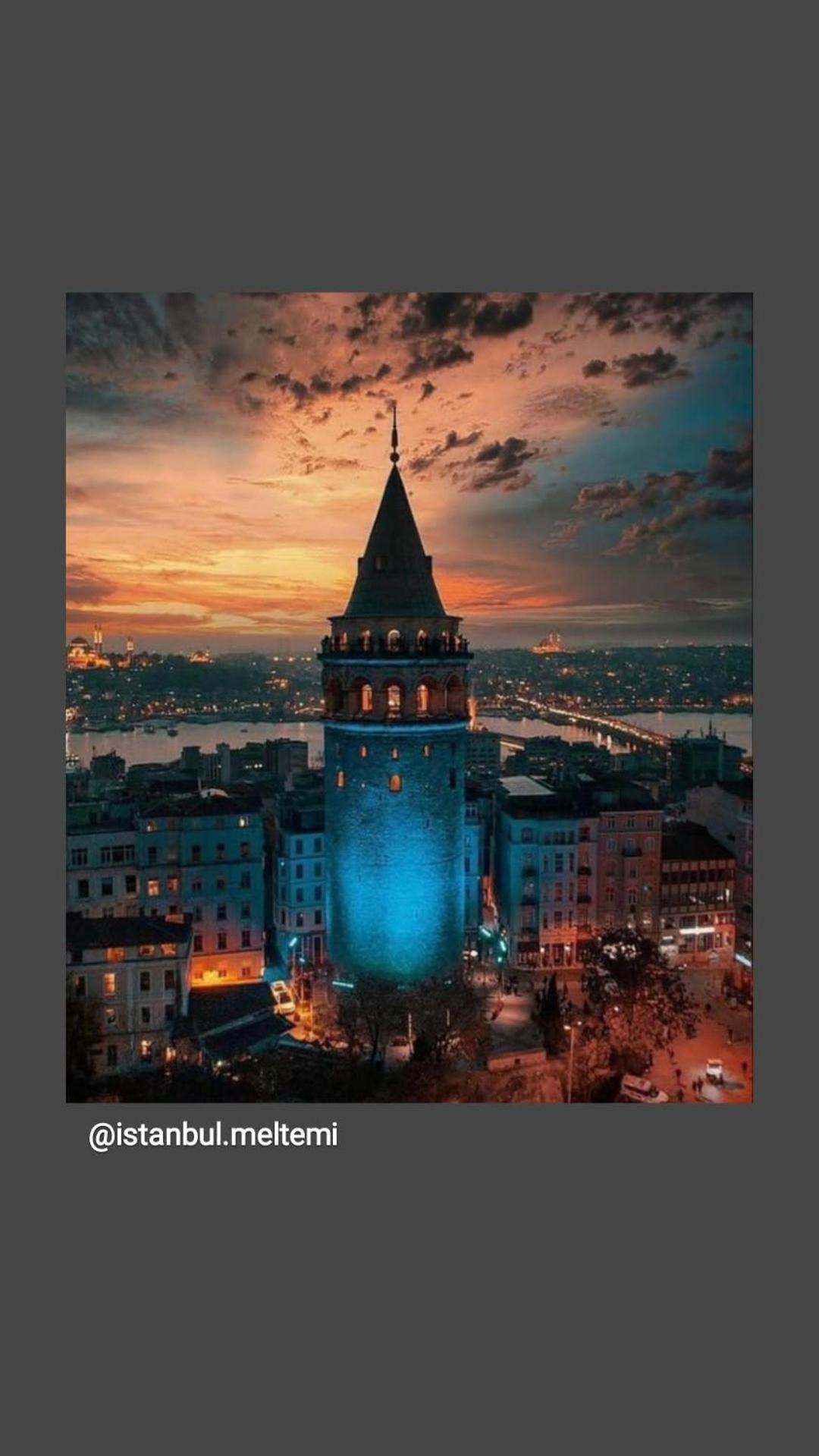 Albergue Taksim History Wooden *