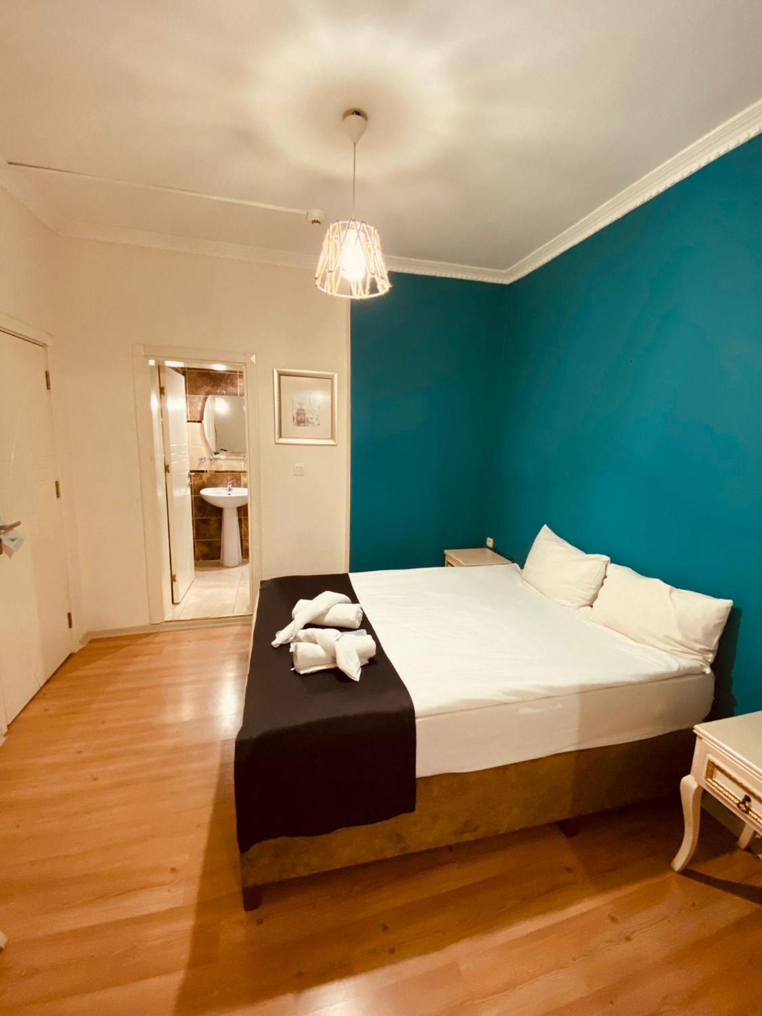 Otel Adora Cafe & Restaurant 3*
