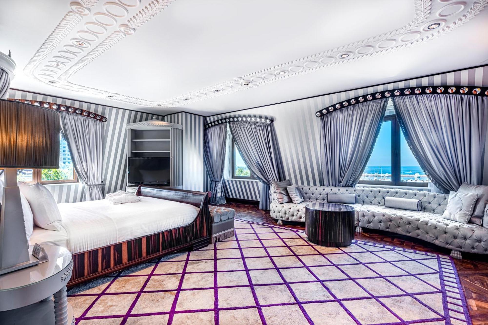 Wyndham Grand Kalamış Marina 5*