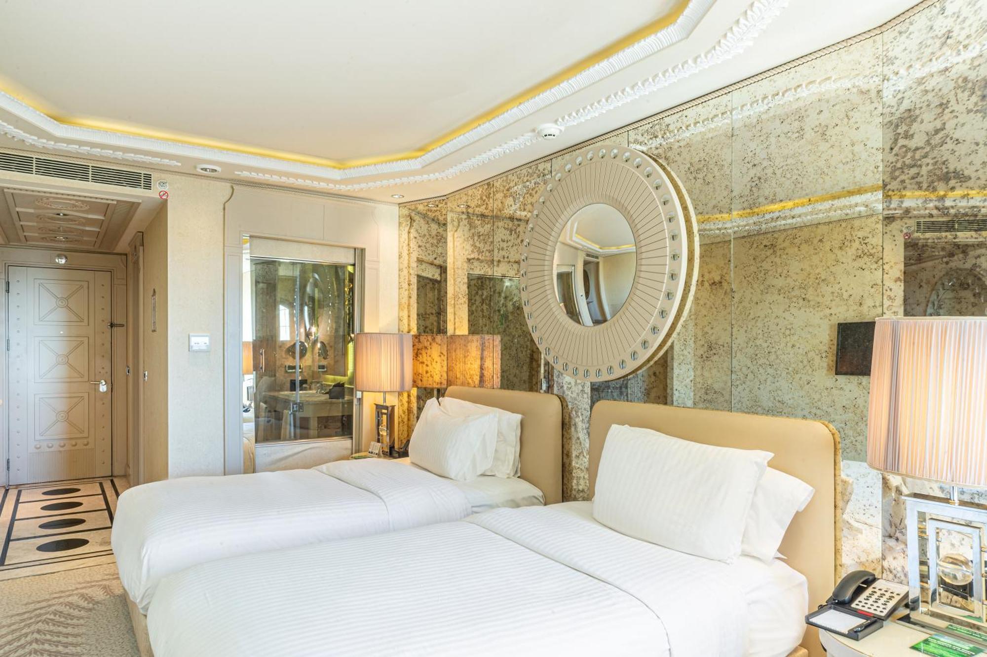 Wyndham Grand Kalamış Marina Otel İstanbul
