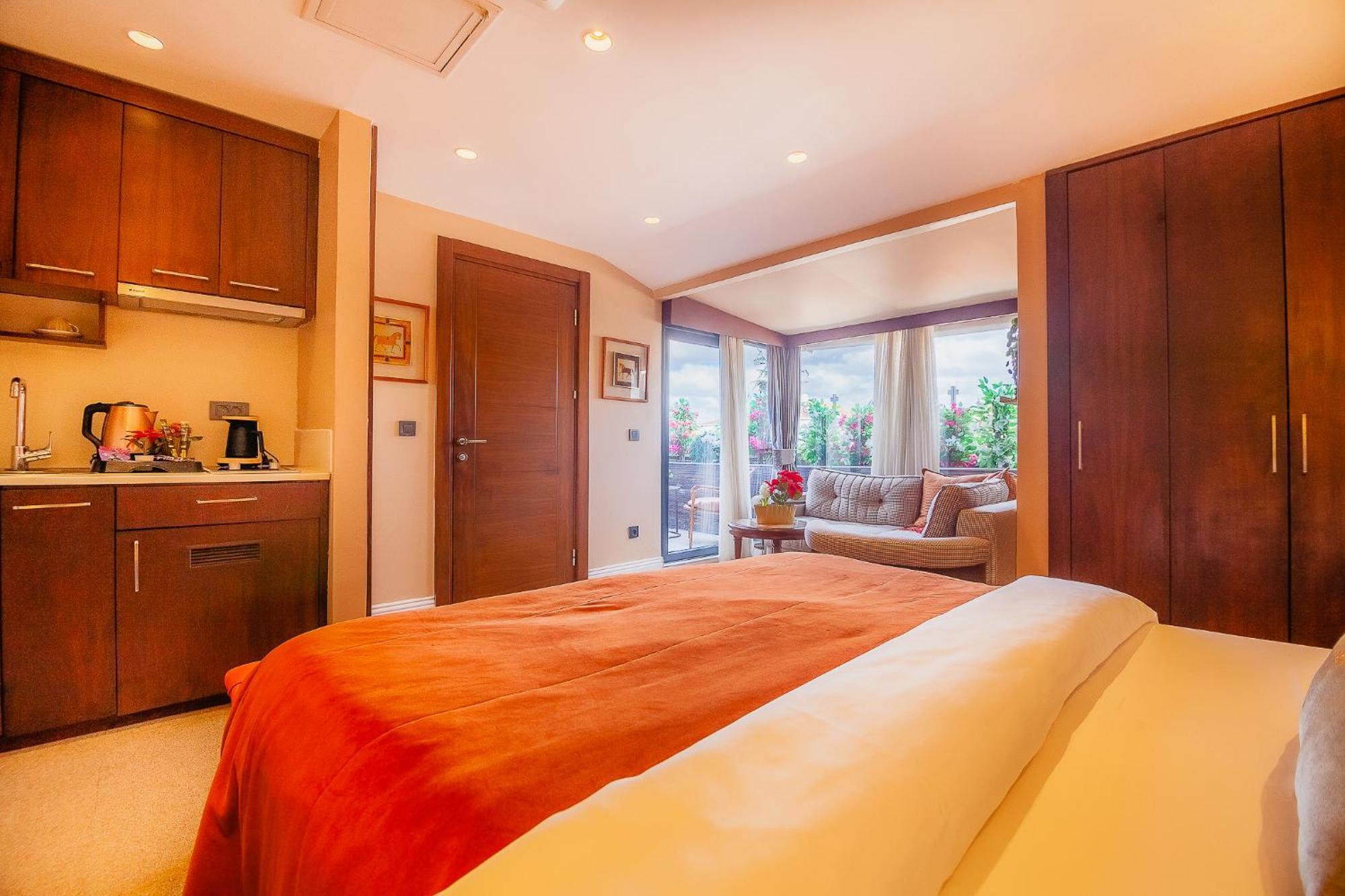 Lord Morgan & Exclusive Design Cihangir Apart Otel 2*