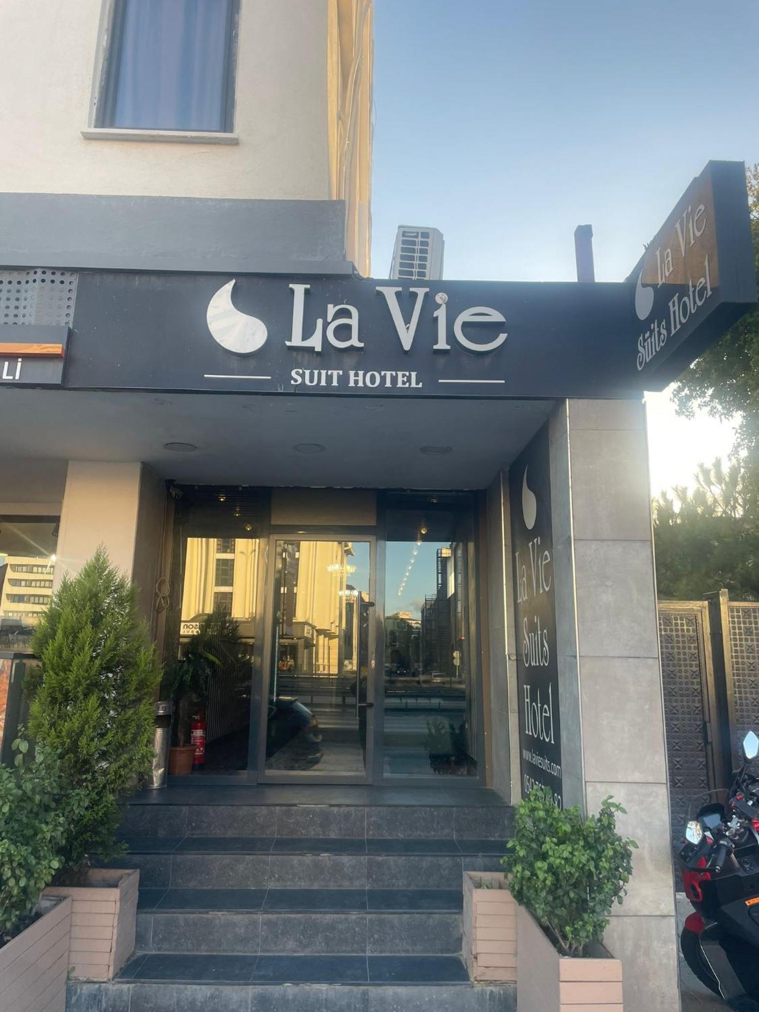 La Vie Aparthotel
