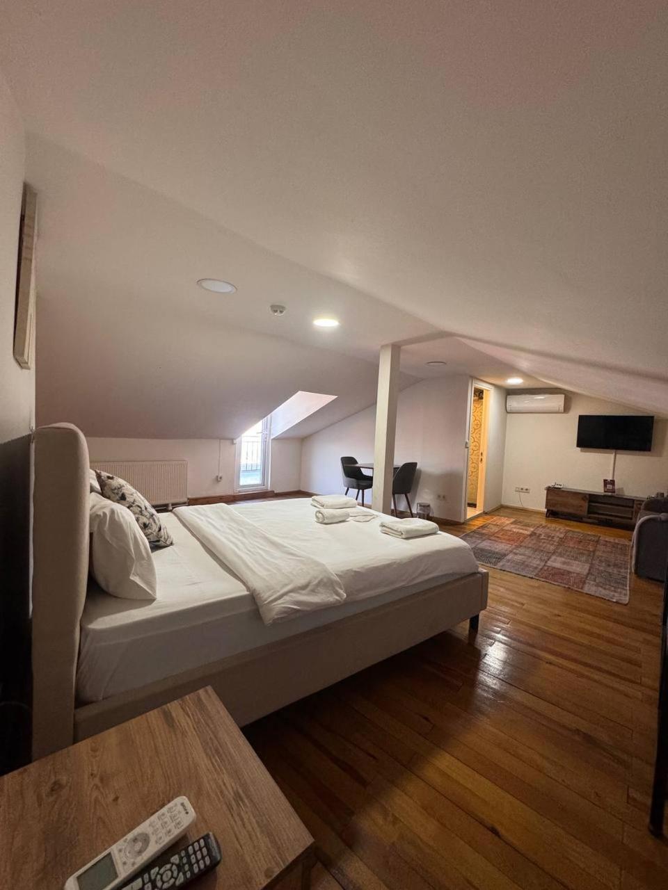 Gen Hotel