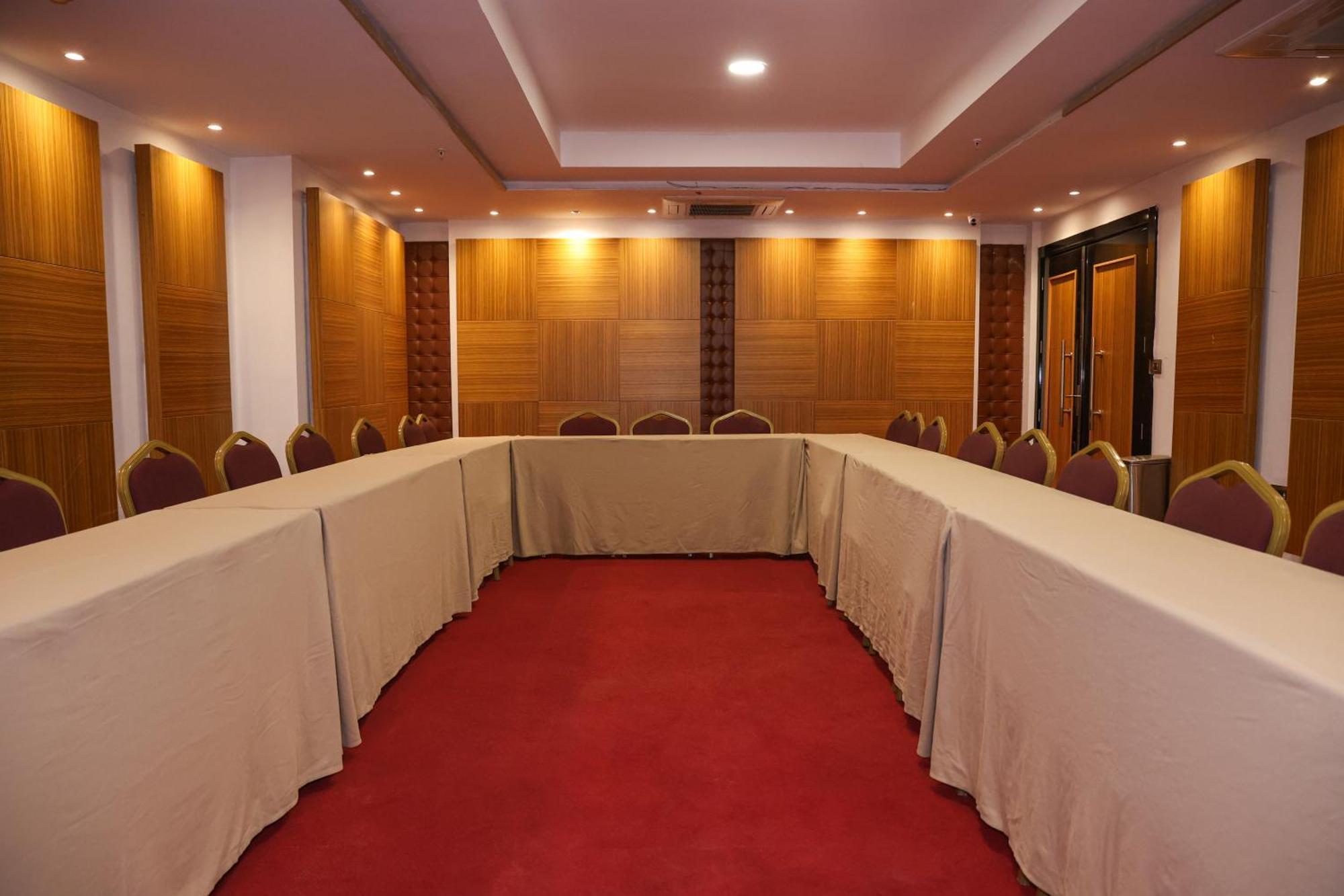 The Hera Platinum Otel
