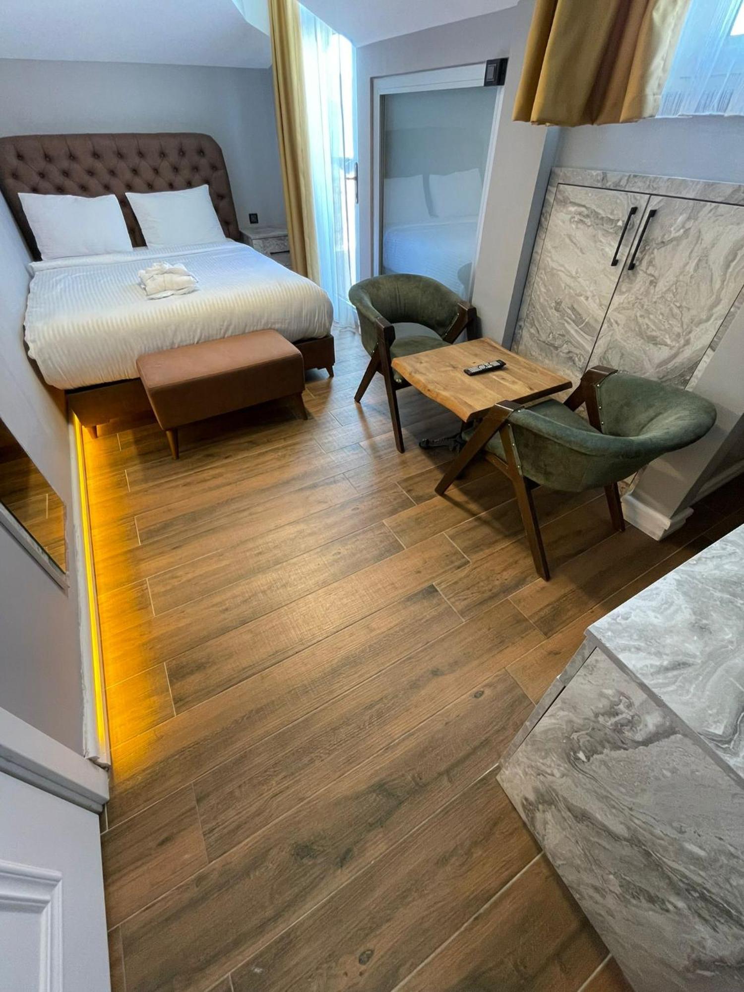 Greenwich 3*