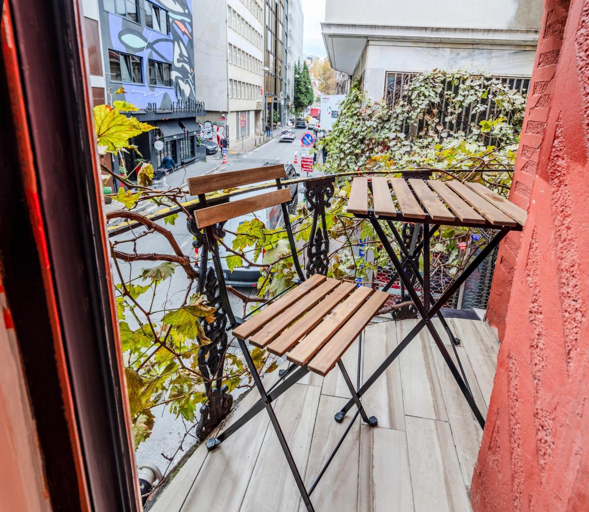 Equipment Modernist Design - In The Bosphorus - Galataport - Taksim Apartment *
