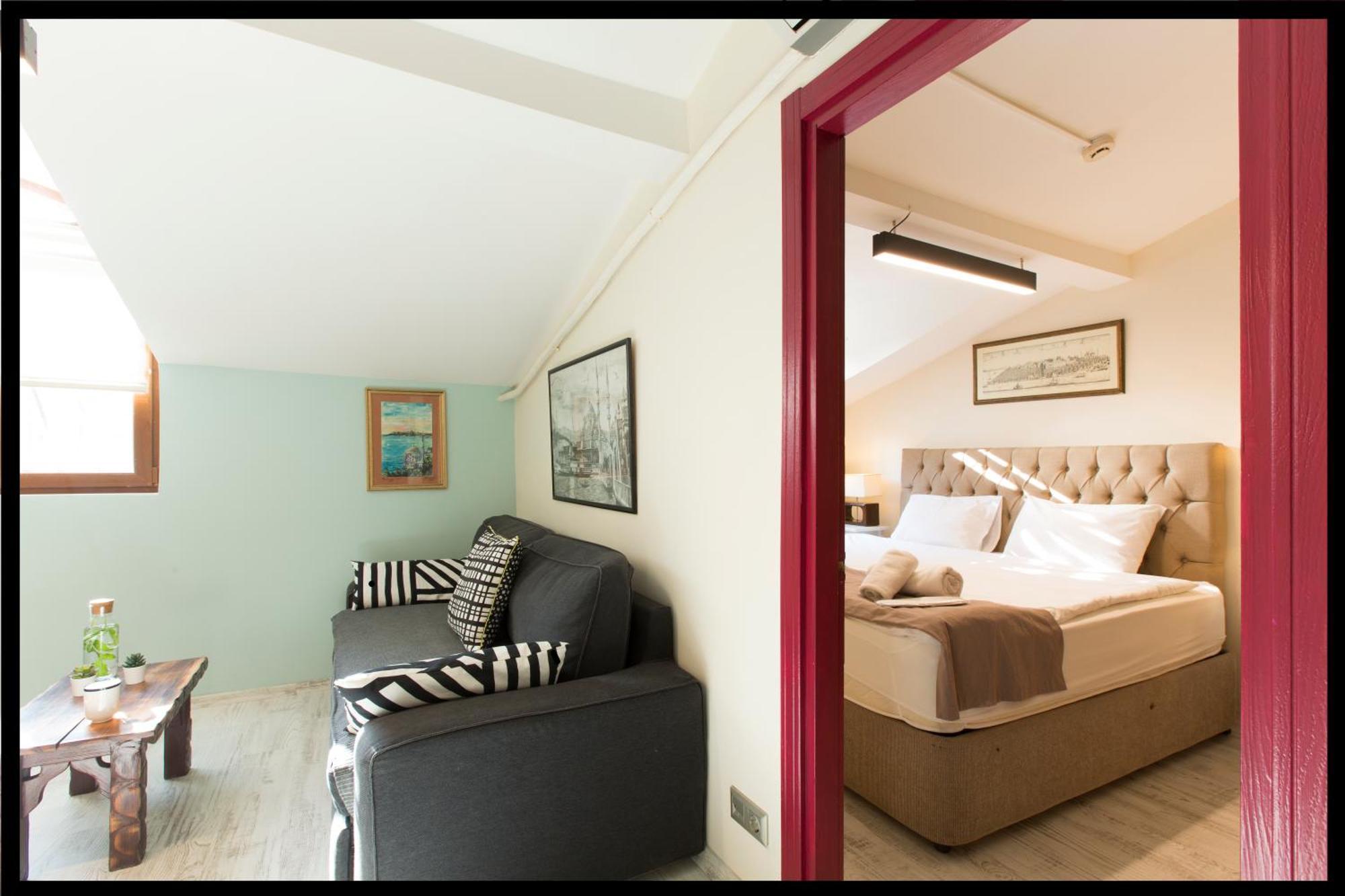 Istanbul Apartment *