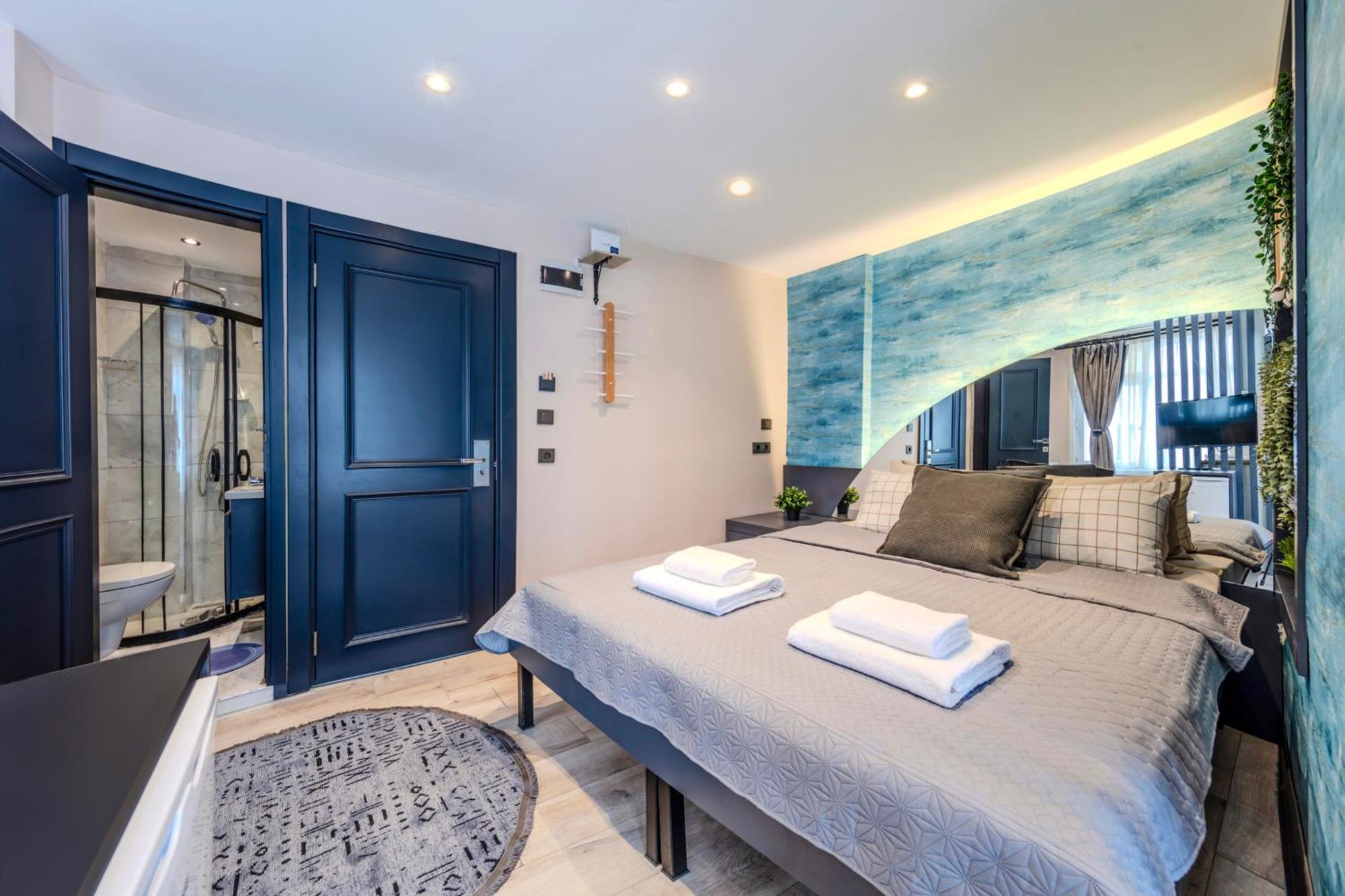 Equipment Modernist Design - In The Bosphorus - Galataport - Taksim Apartment *