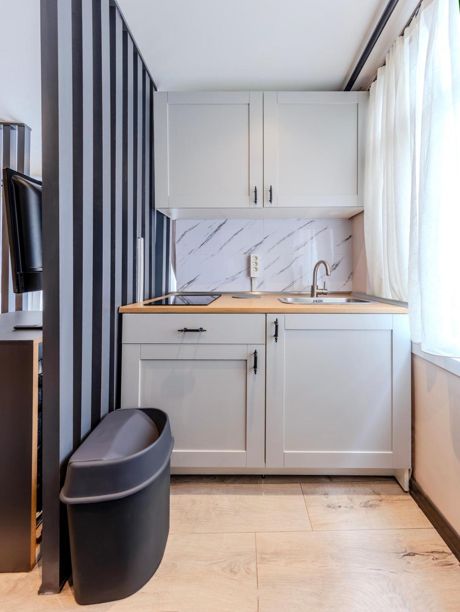 Equipment Modernist Design - In The Bosphorus - Galataport - Taksim Apartment Istanbul