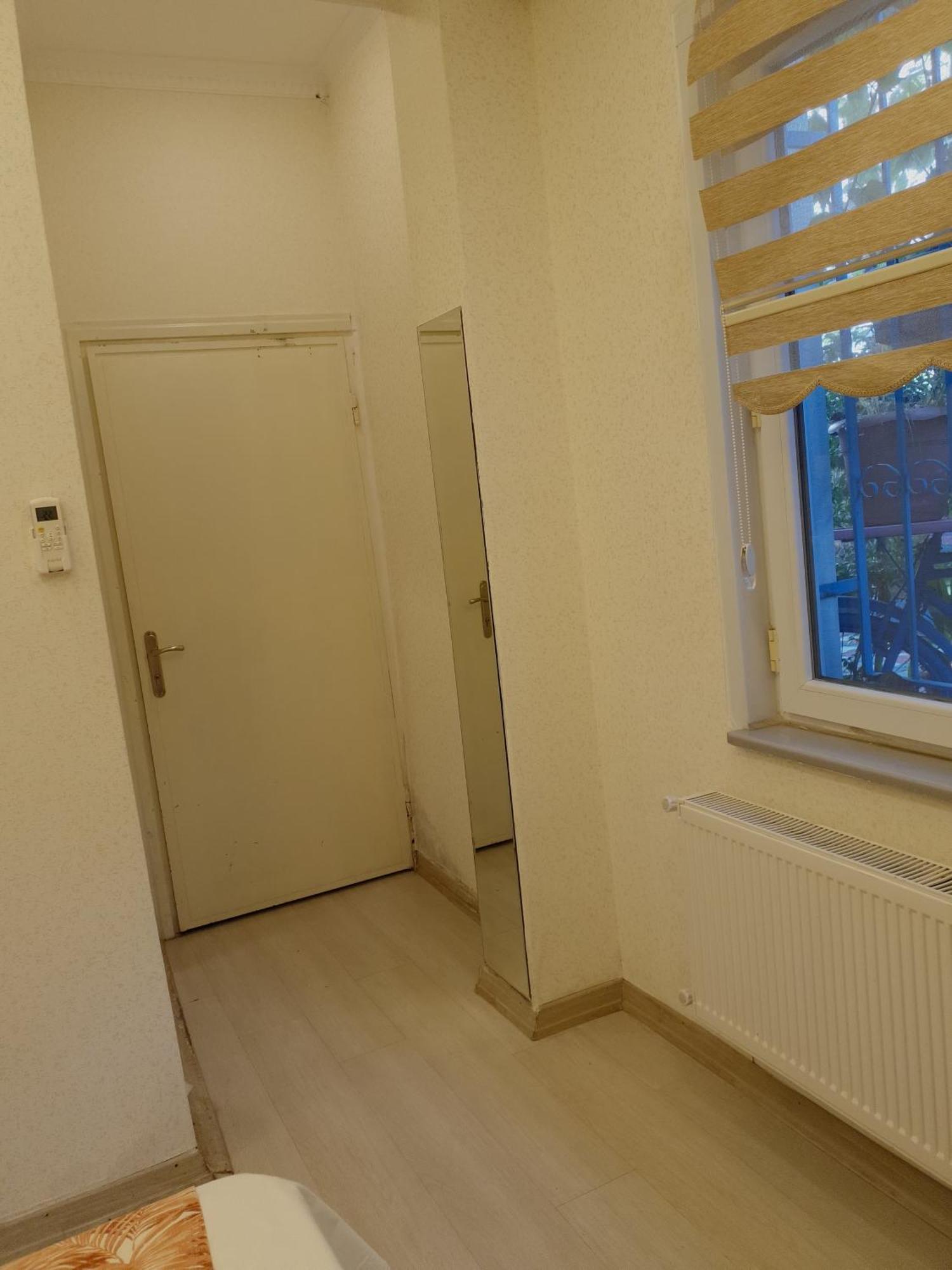 Old Konstantinei Apartment *