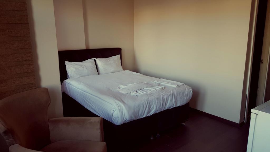Aparthotel Balat Suites