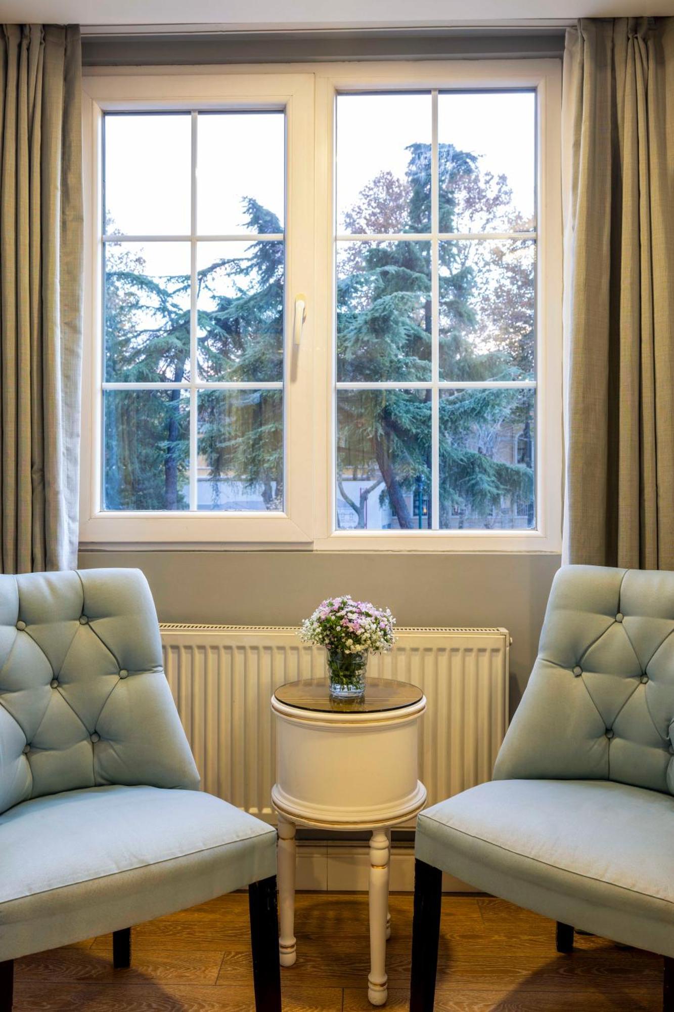Hotel Raymond Old 4*