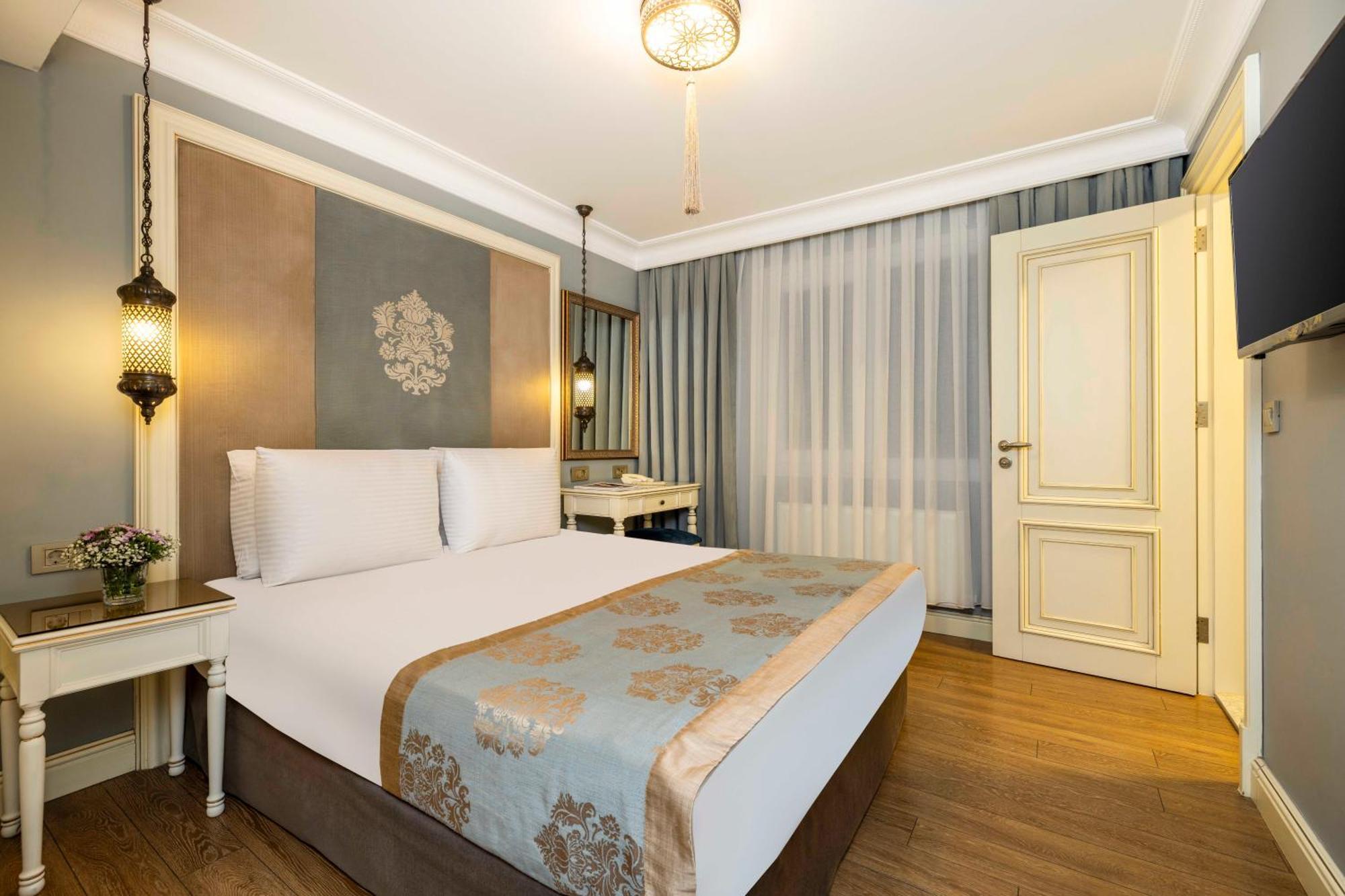 Raymond Old Istanbul