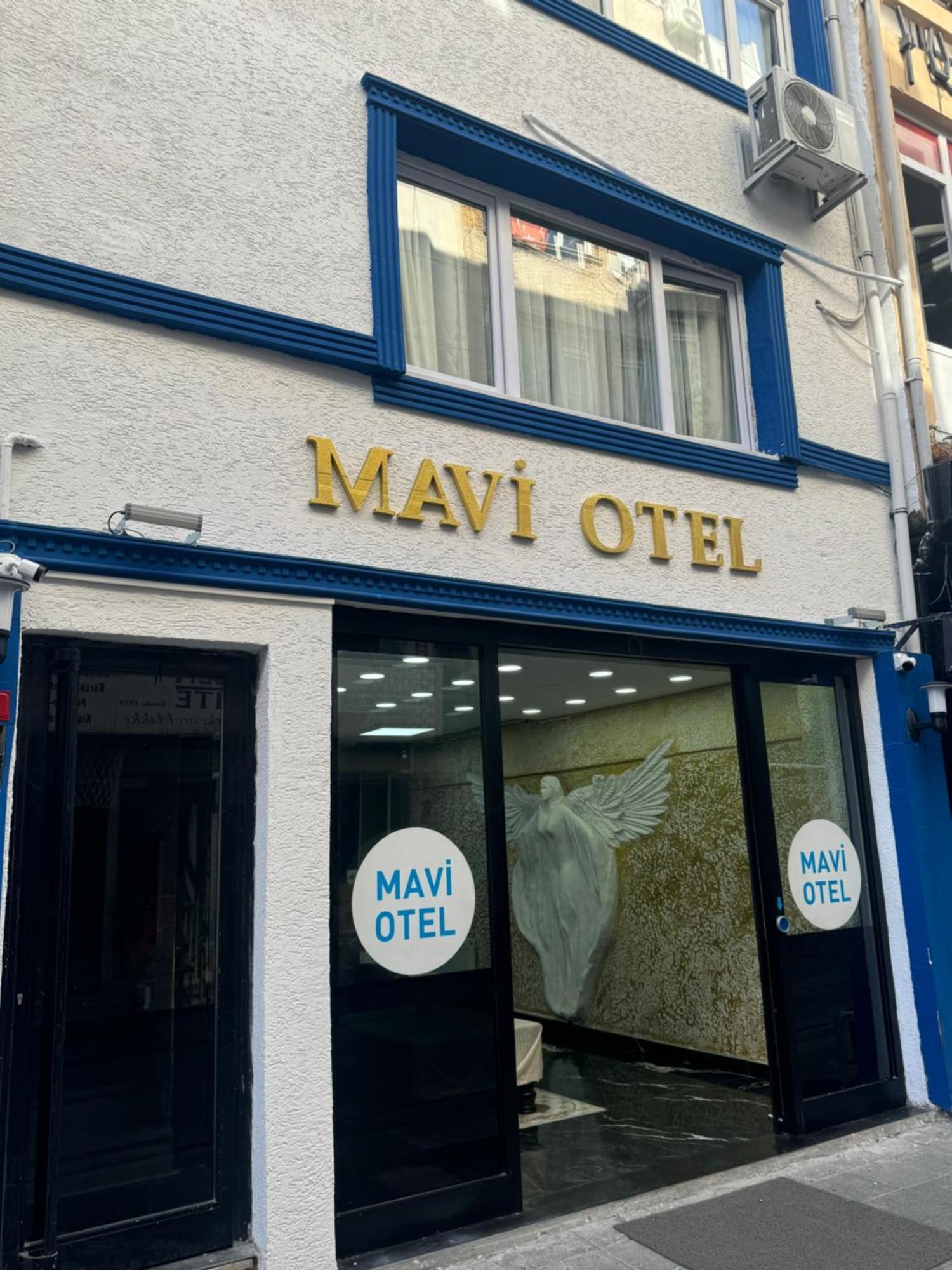 Mavi *