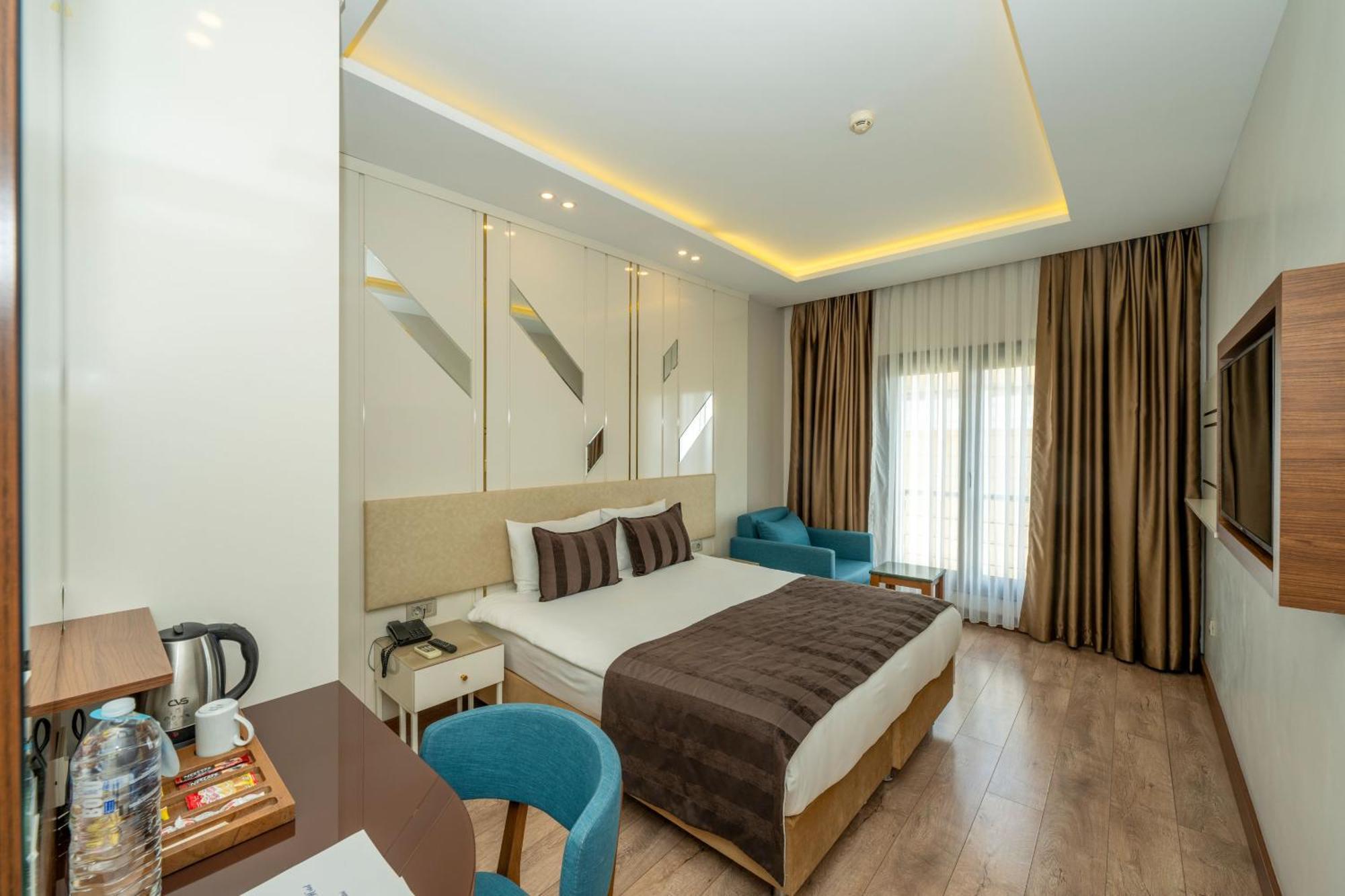 Otel The Byzantium & 4*