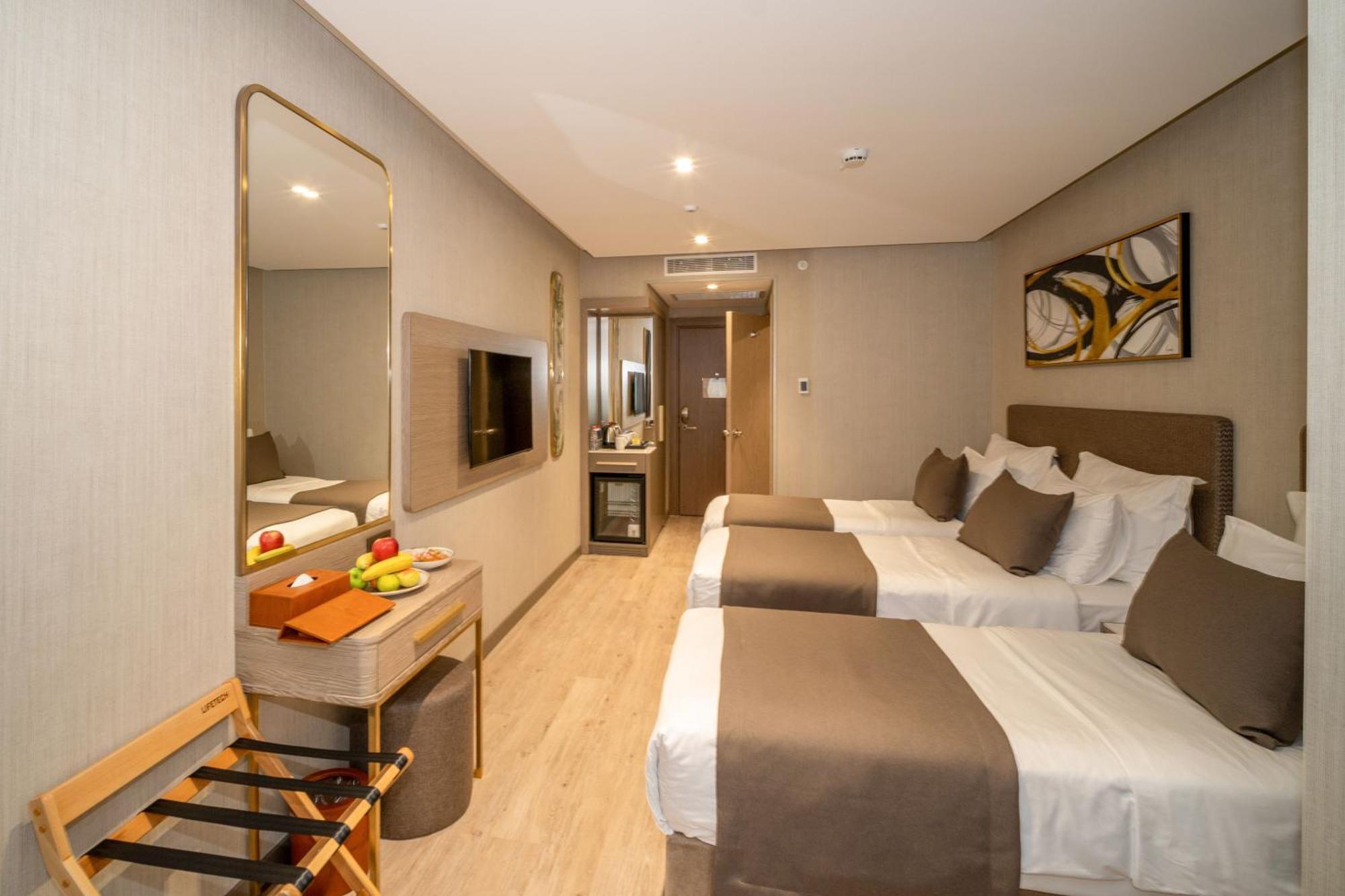 Rayelin Old Town Hotel 4*