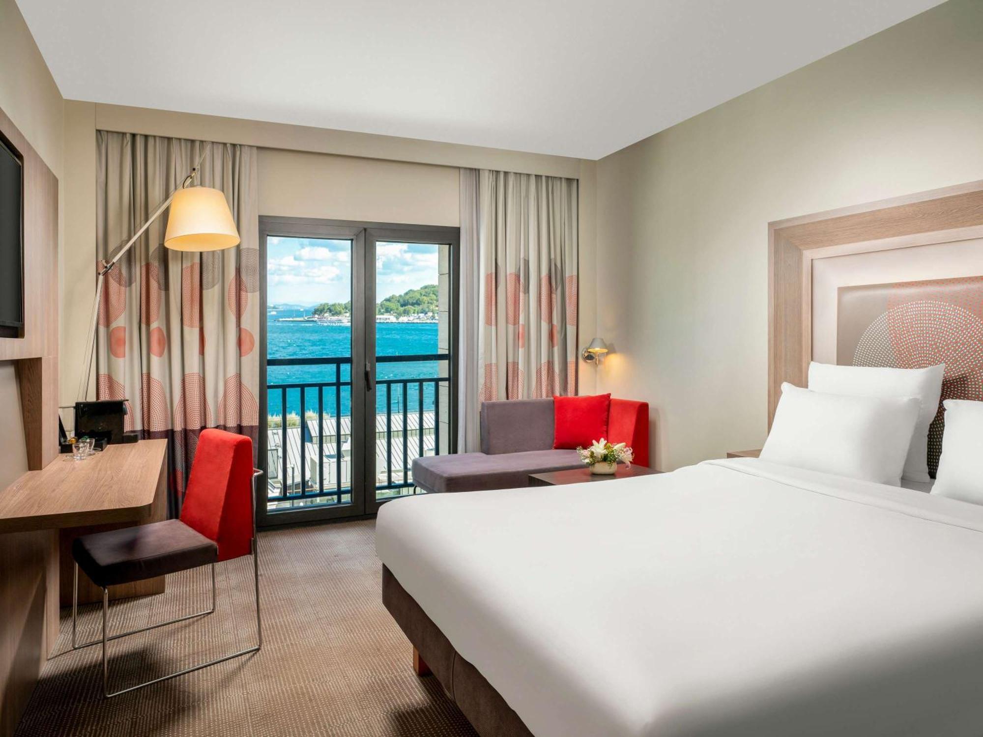 Novotel Bosphorus 5*