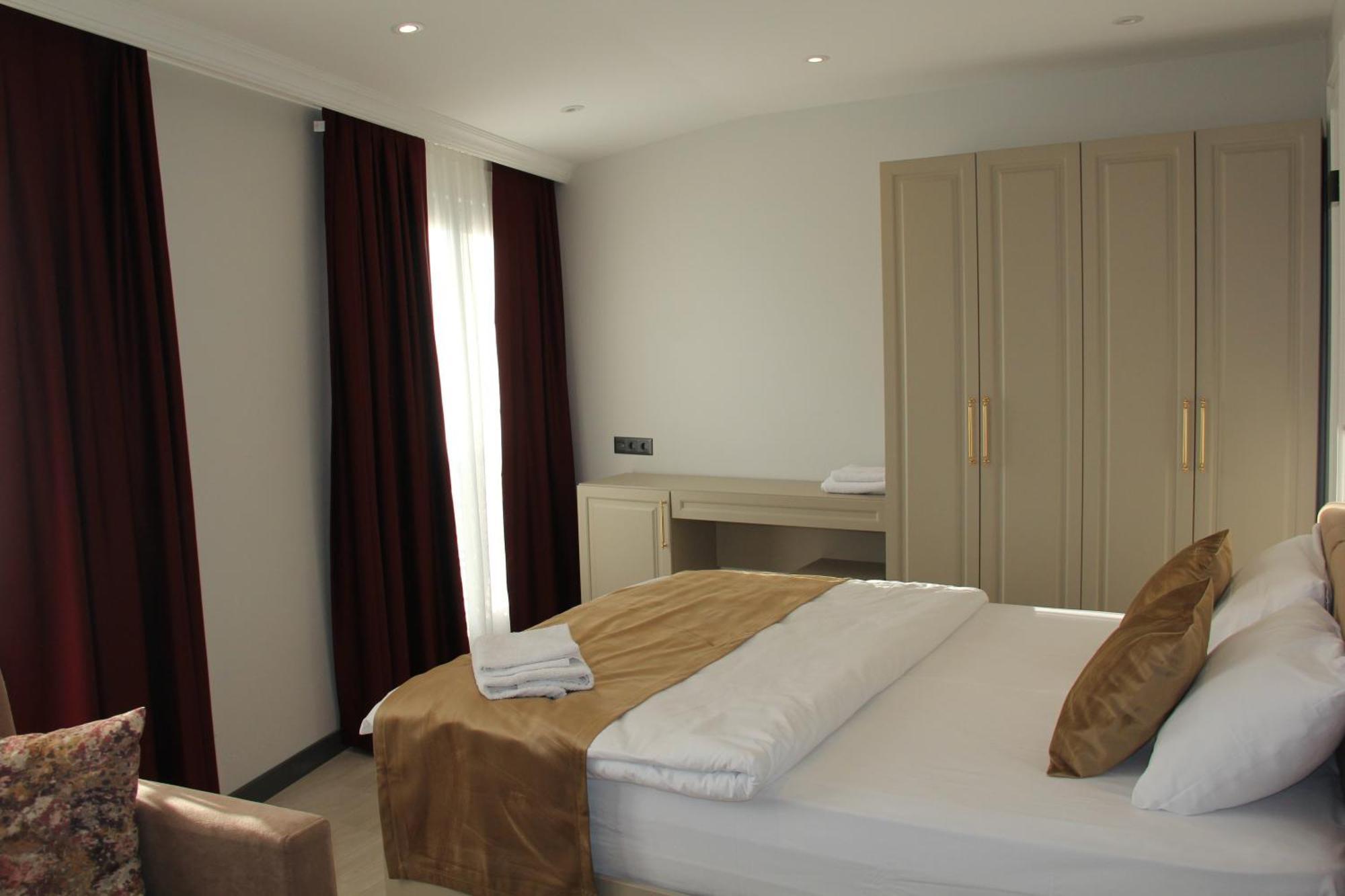 Eyuep Sultan Palace Hotel *