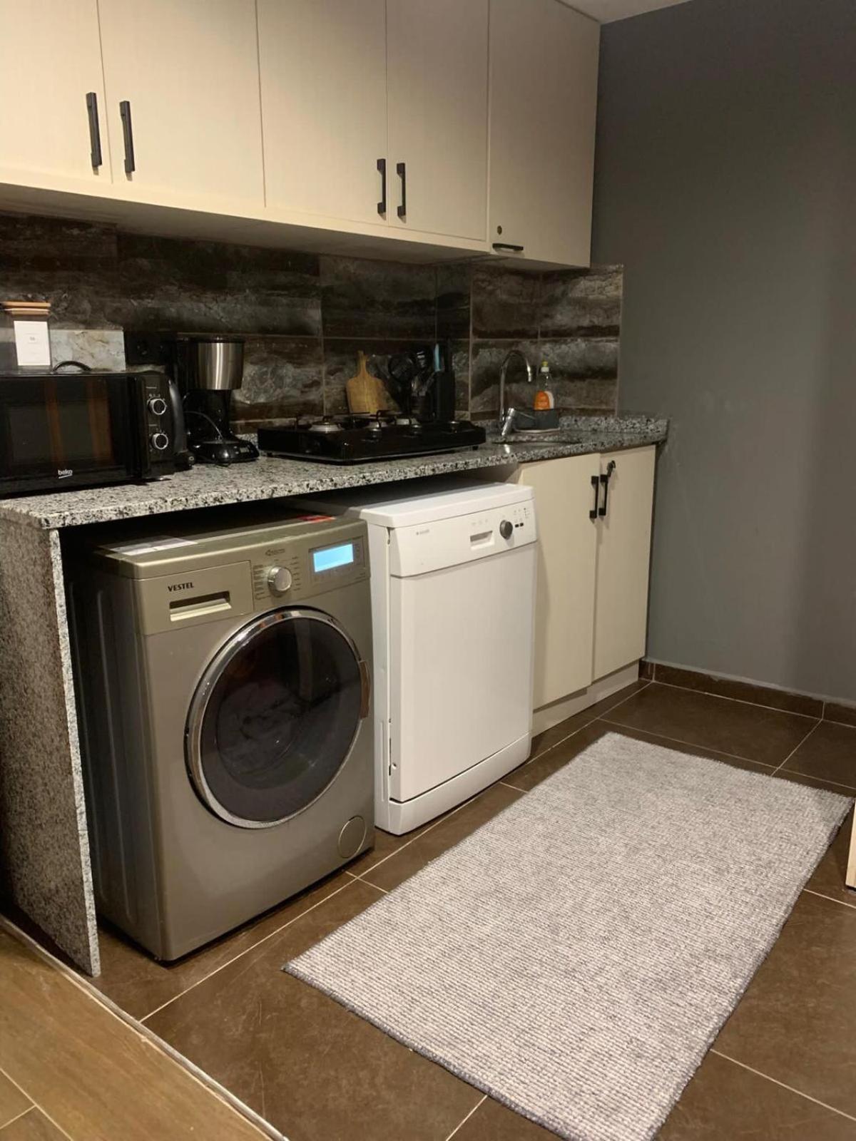 Rose House Apartment
