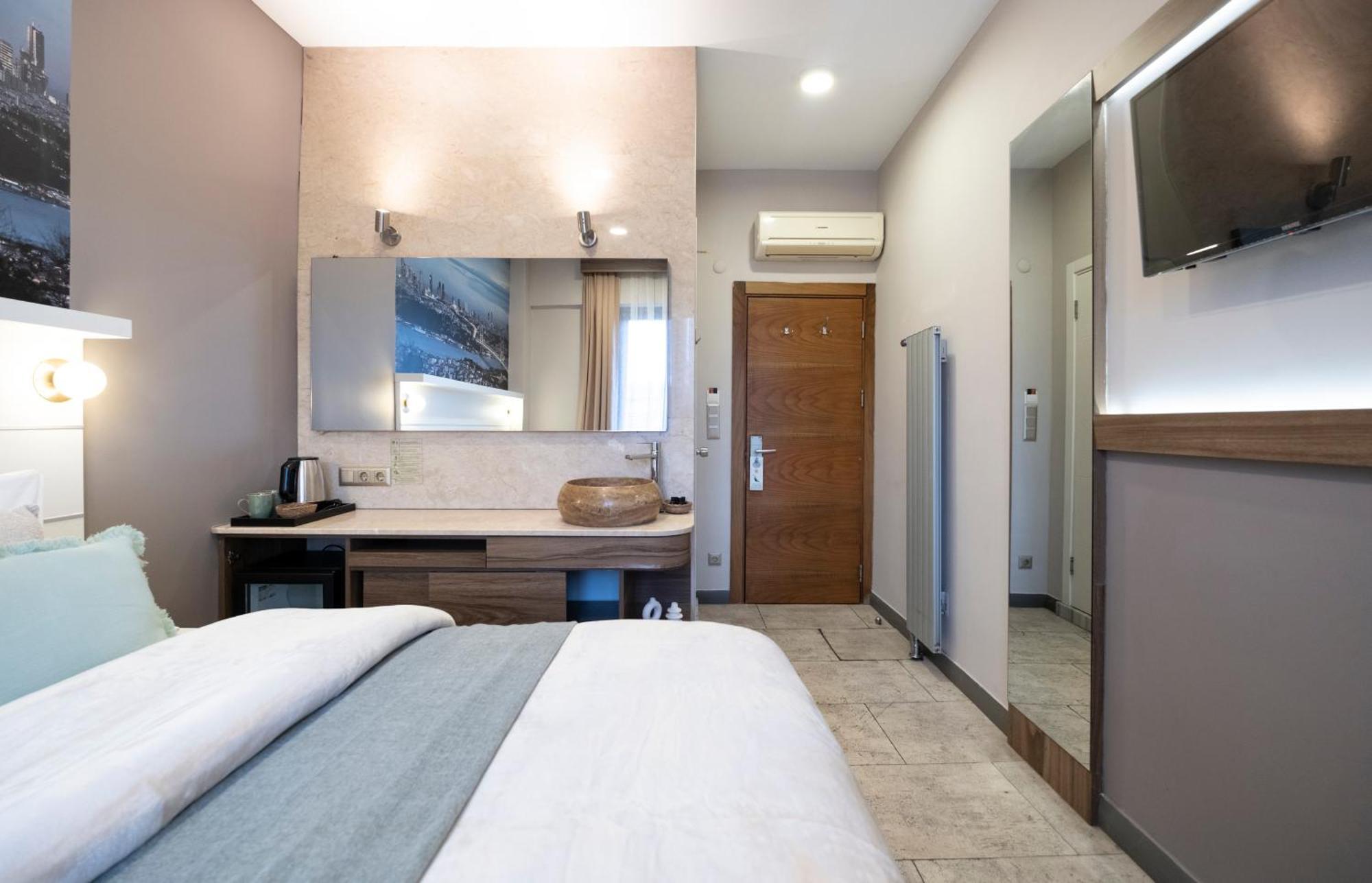 The Pera Otel