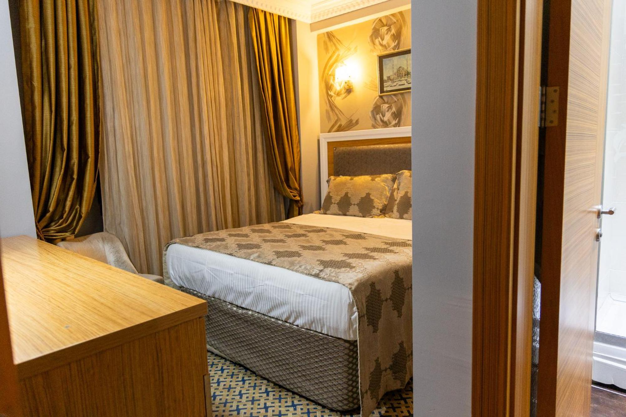 Grand Rosa Hotel
