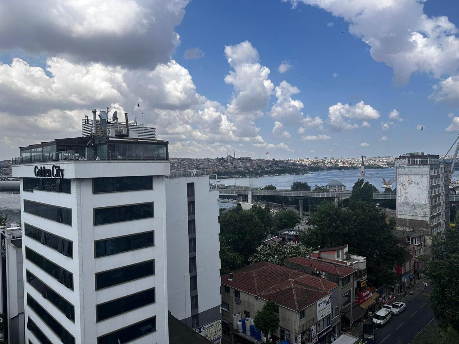 Karakoey Ultra Luxury Penthouse, 4br,sea View Istanbul