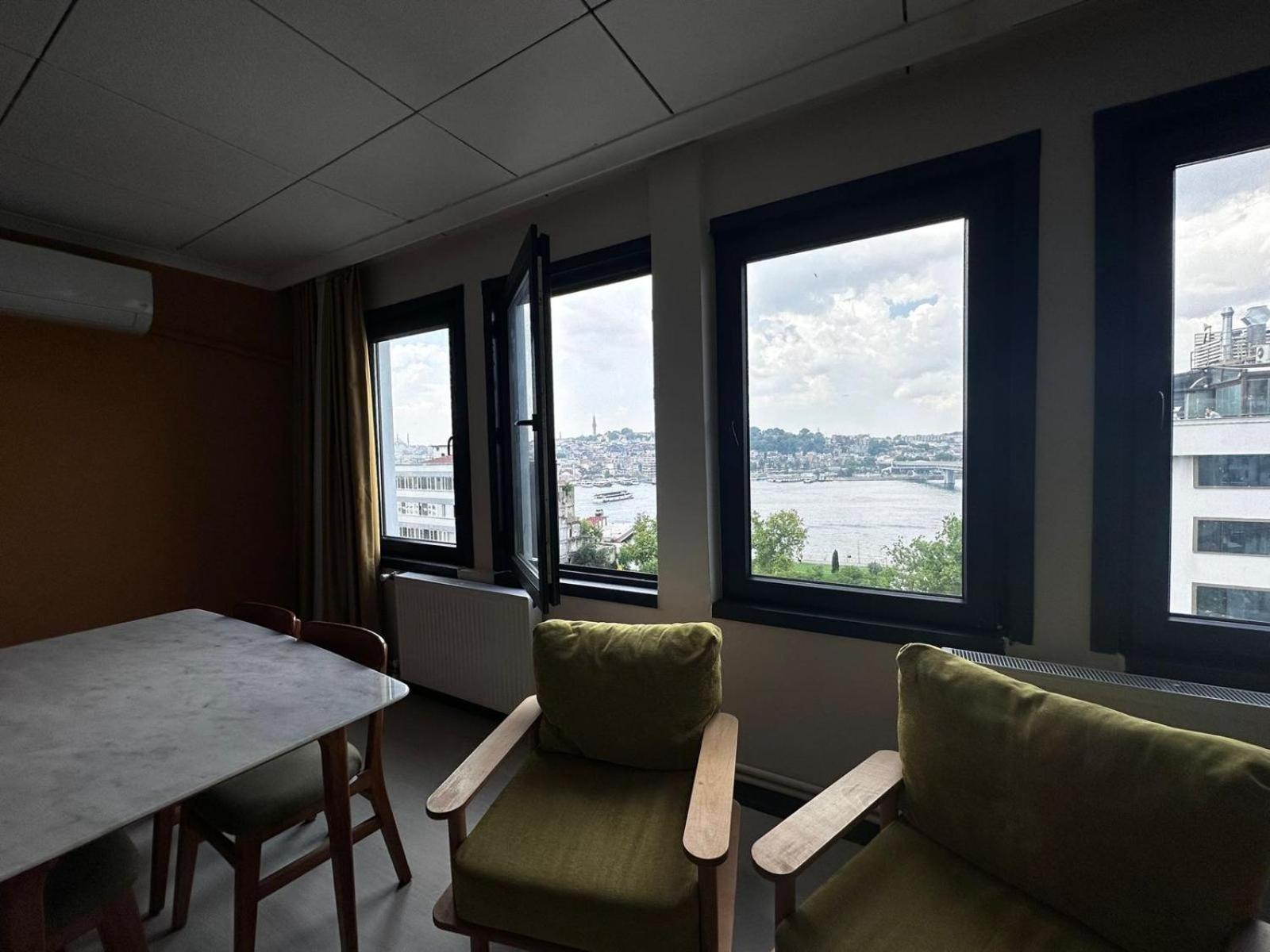 Karakoey Ultra Luxury Penthouse, 4br,sea View * Istanbul