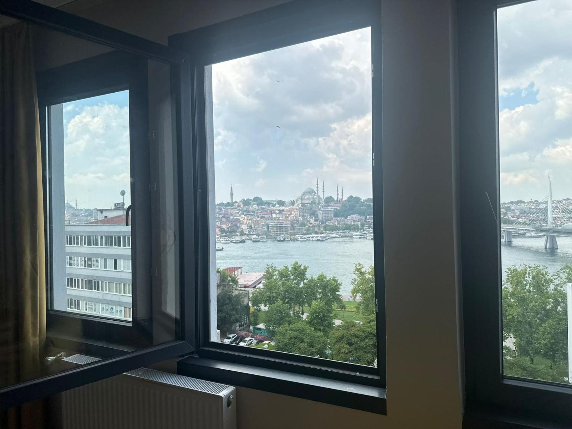 Karakoey Ultra Luxury Penthouse, 4br,sea View * Istanbul