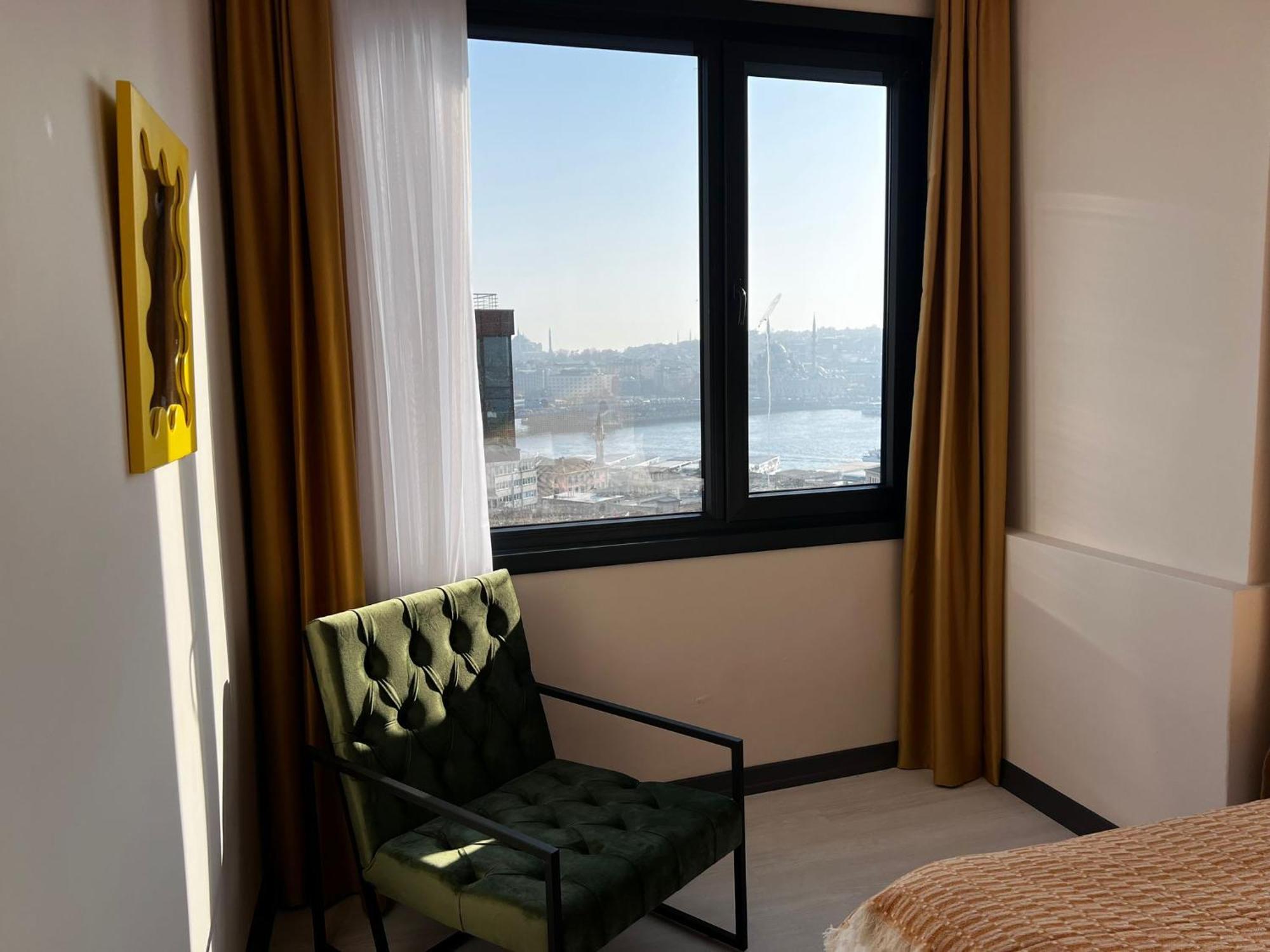 Karakoey Ultra Luxury Penthouse, 4br,sea View * Istanbul