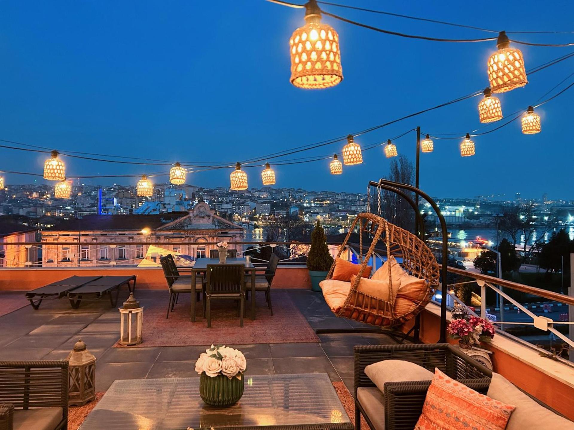 Waterfront By The Tram - Terrace With Dome & Golden Horn View In Fatih Apartamento