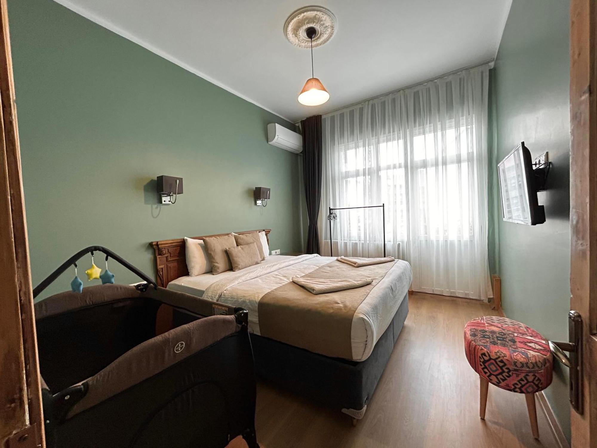 Waterfront By The Tram - Private Terrace With Dome & Golden Horn View In Fatih Tatil Evi *