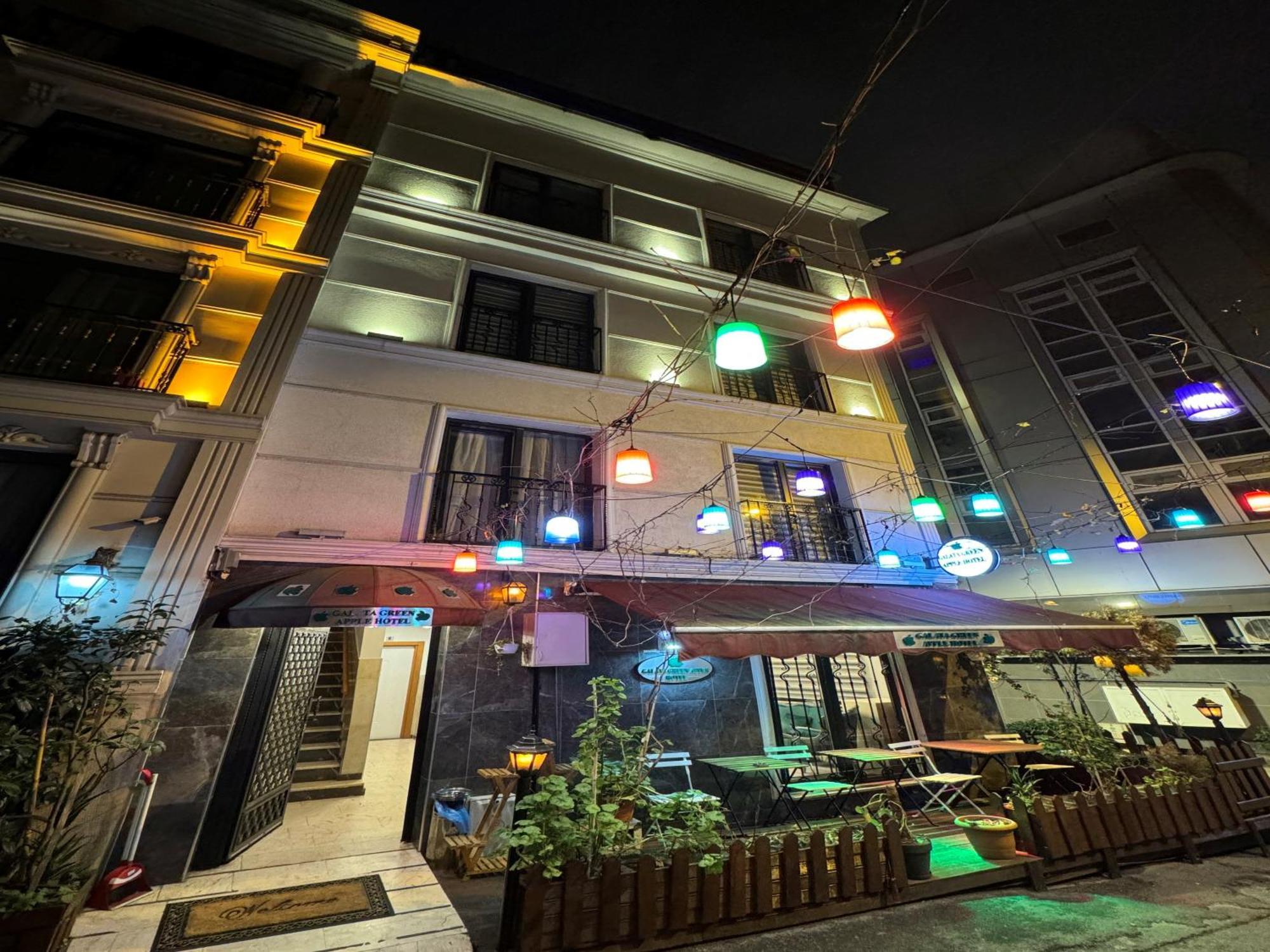 Galatagreenapplehotel Hotel