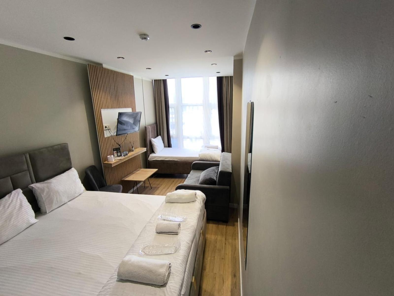 Edwin Hotel 3*