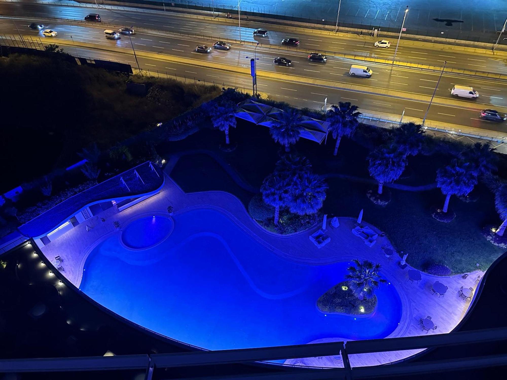 Excellent Next To The Fisekhane Apartment