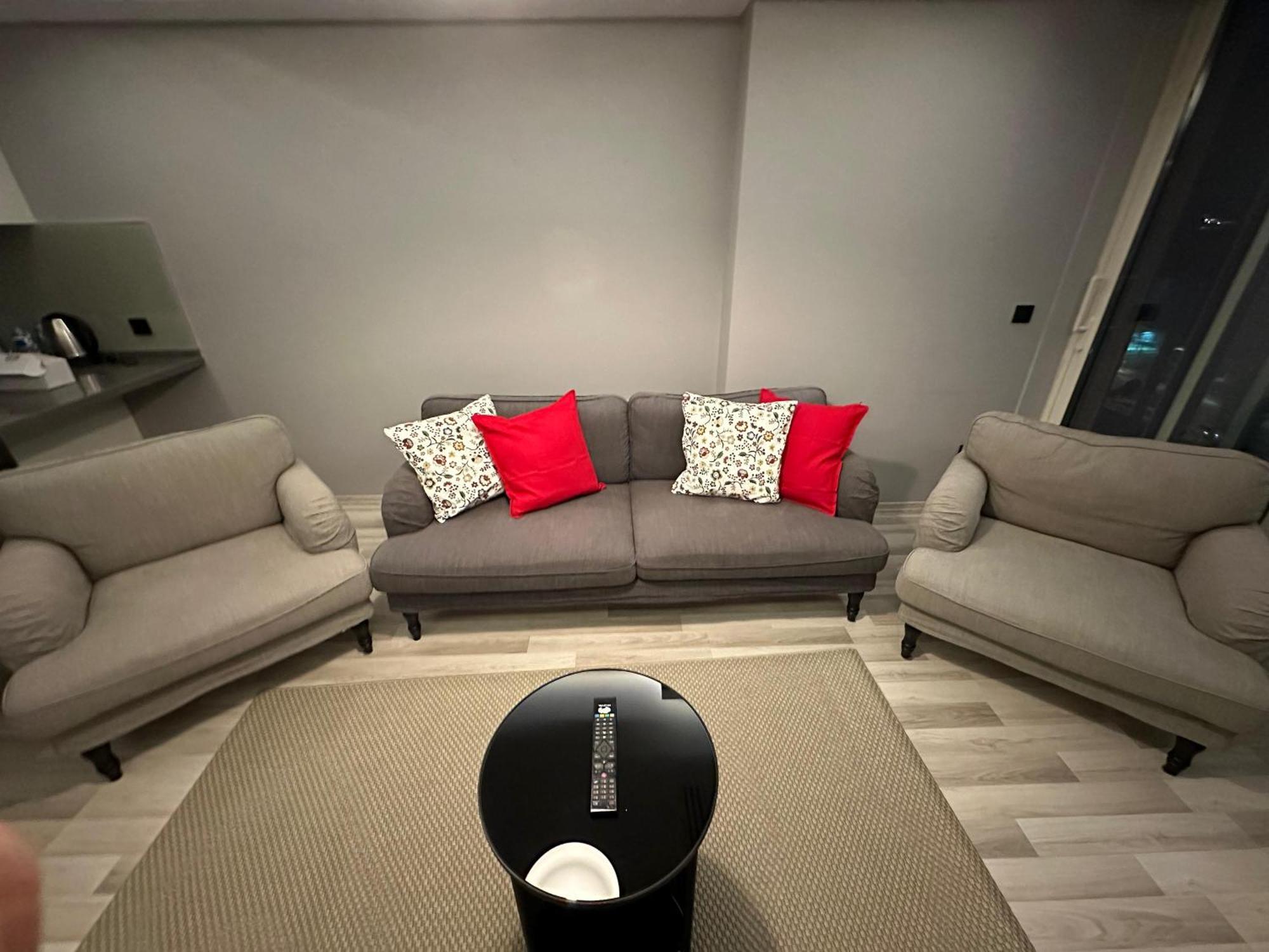 Excellent Next To The Fisekhane Apartment *