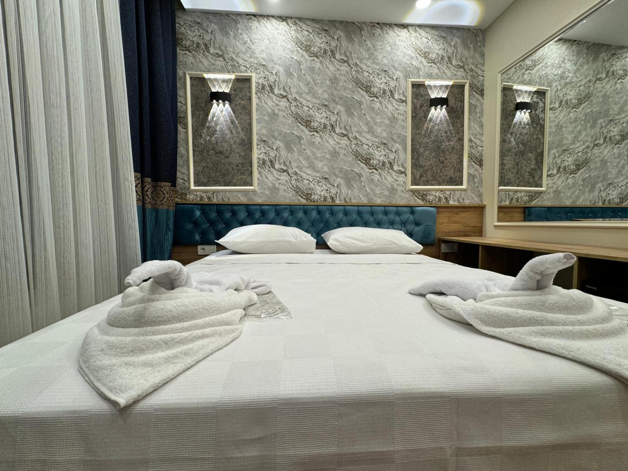 Riverside 3*