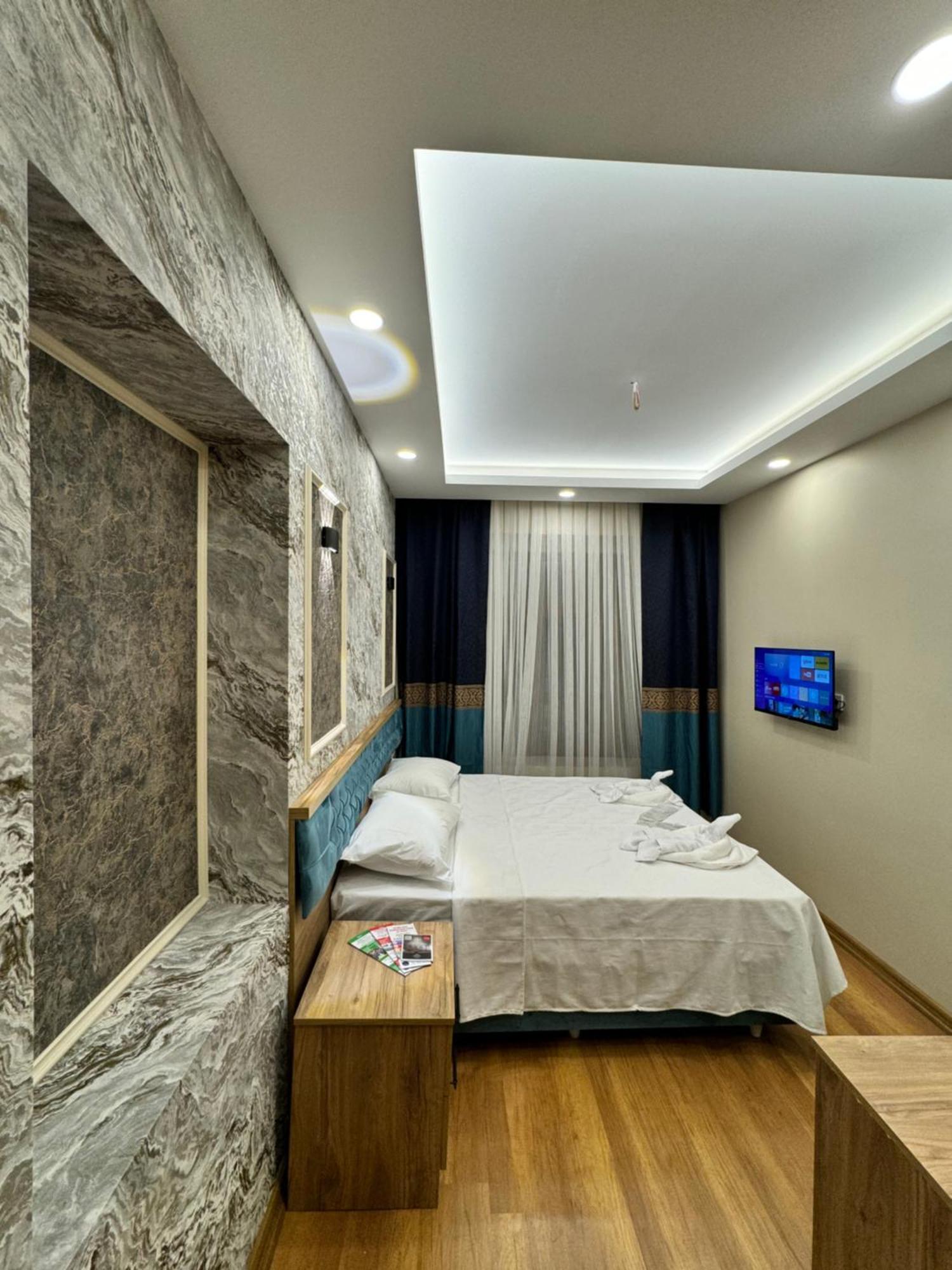 Riverside 3*