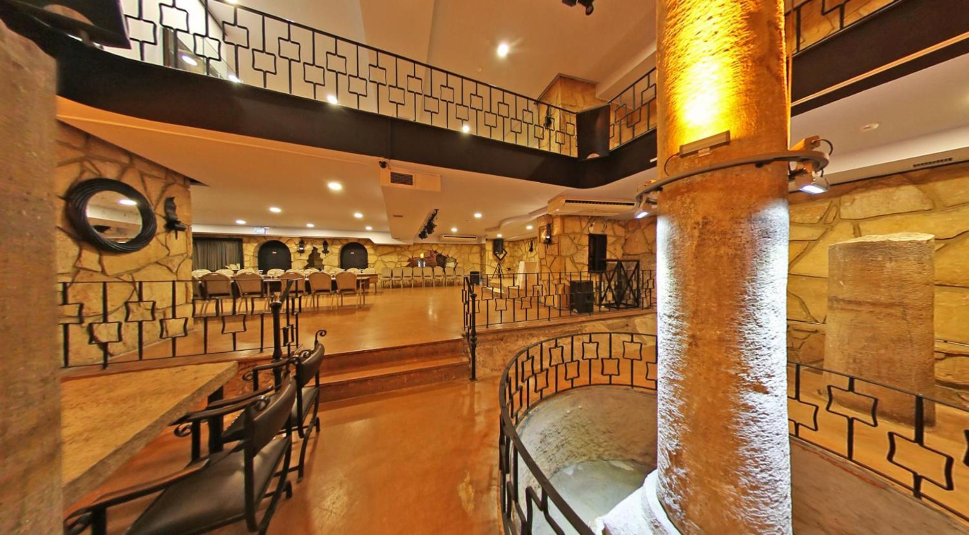 Hotel Antik 4*