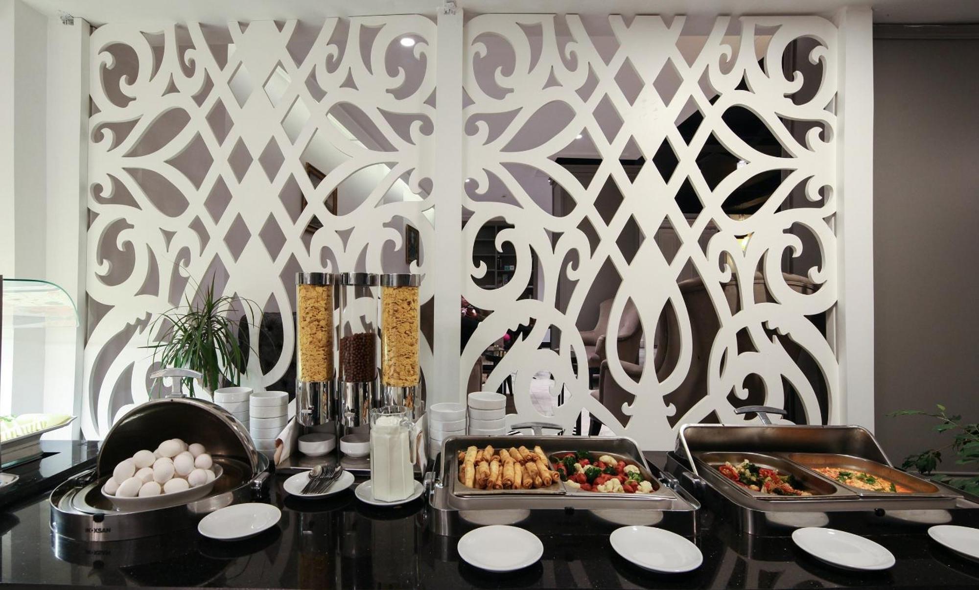 White Monarch Hotel 4*