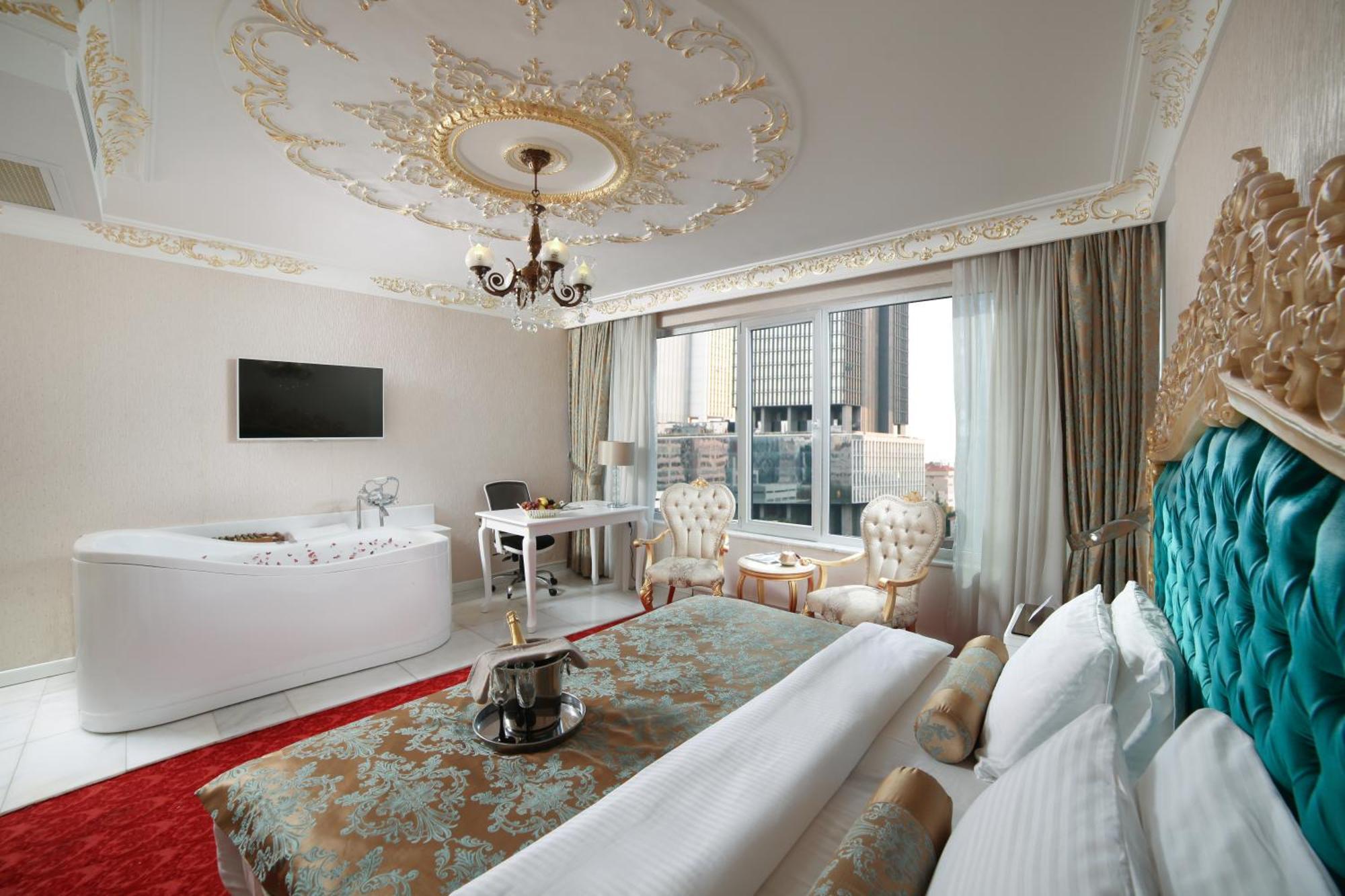 Hotel White Monarch 4*